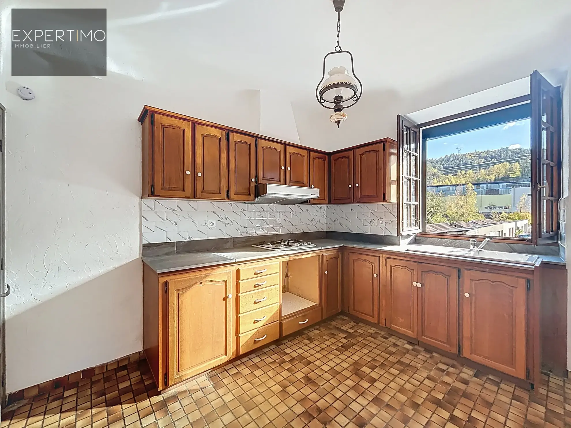 Maison à Vivier-Pont avec potentiel d'évolution et garage – Idéal famille ou investissement 