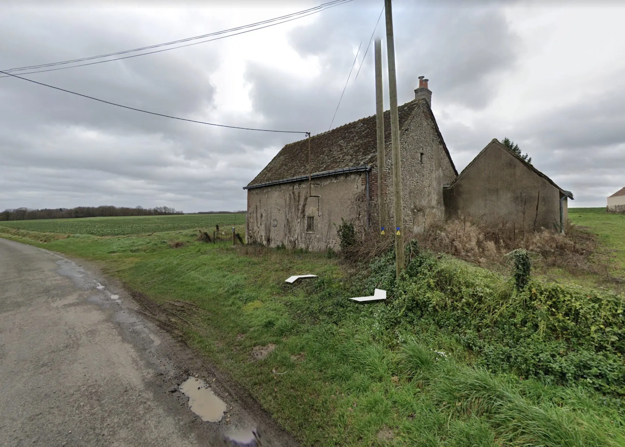 Ancienne grange à rénover avec grand potentiel entre Monnaie et Vernou-sur-Brenne 