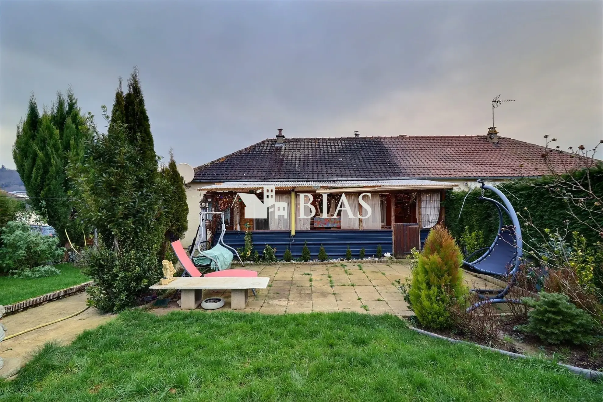 Maison à vendre à Louviers – Plain-pied, jardin, terrasse, 2 chambres
