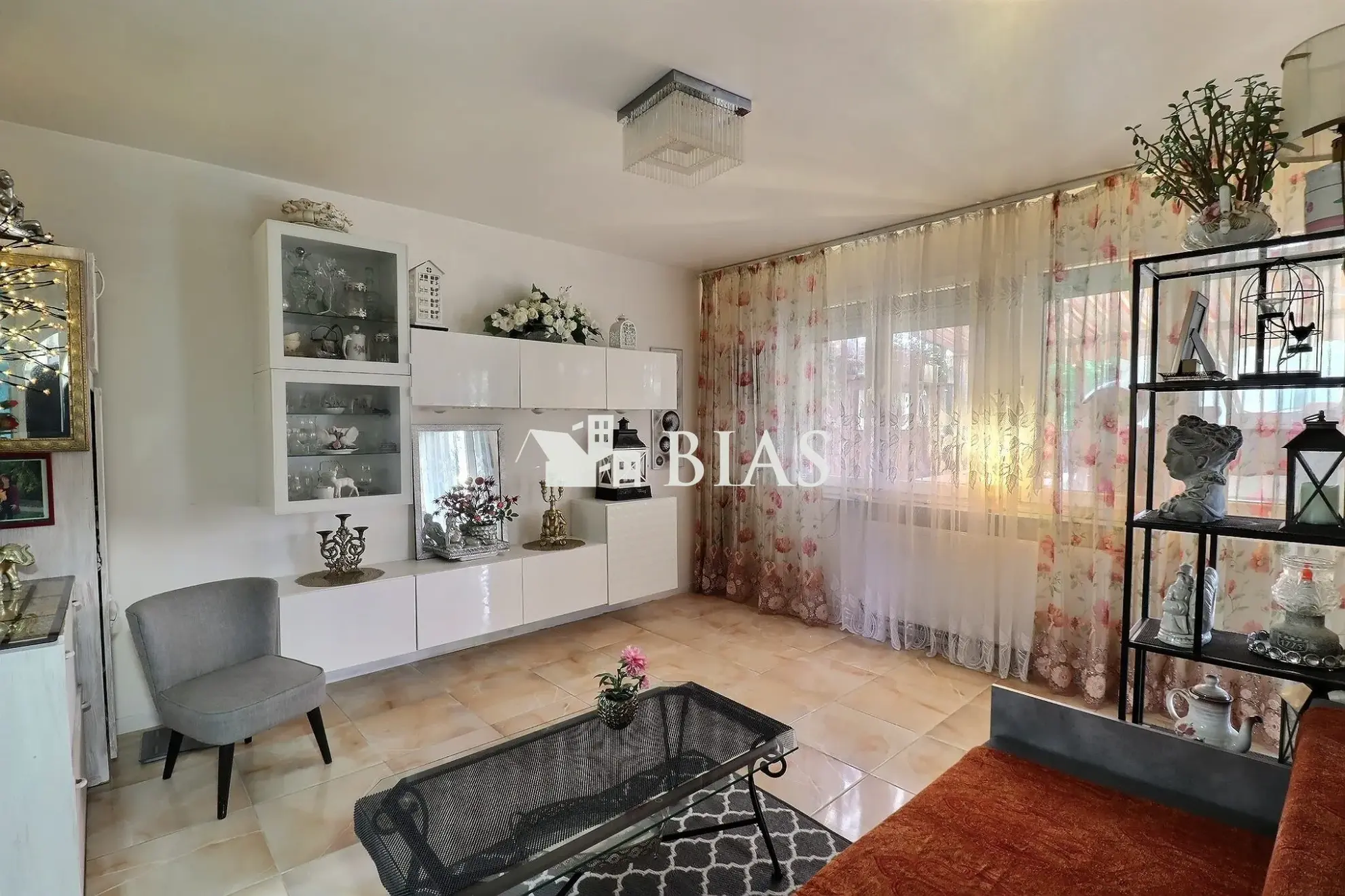 Maison à vendre à Louviers – Plain-pied, jardin, terrasse, 2 chambres 