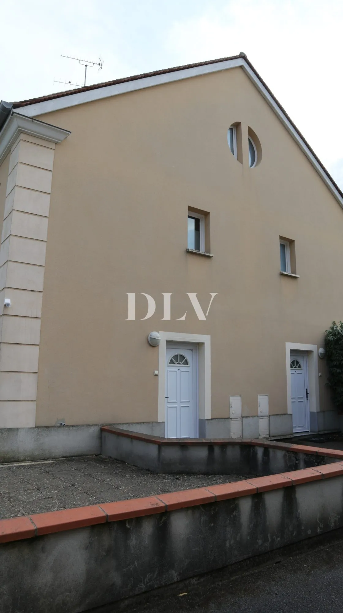 Maison mitoyenne de 95 m² avec terrasse à Montereau-Fault-Yonne