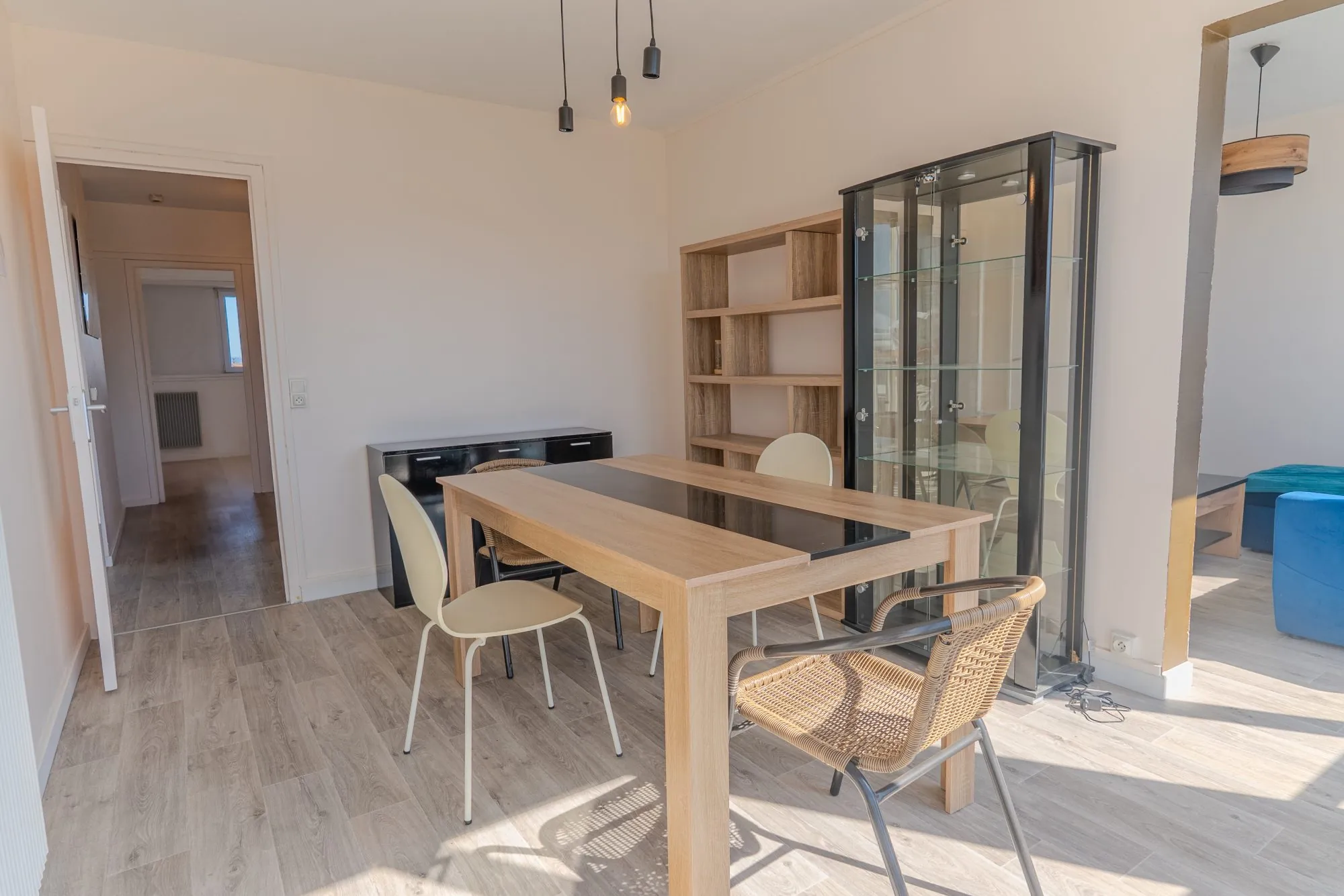 Appartement T3 de 74,77 m² avec vue dégagée, parking privé et cave à Clermont-Ferrand 