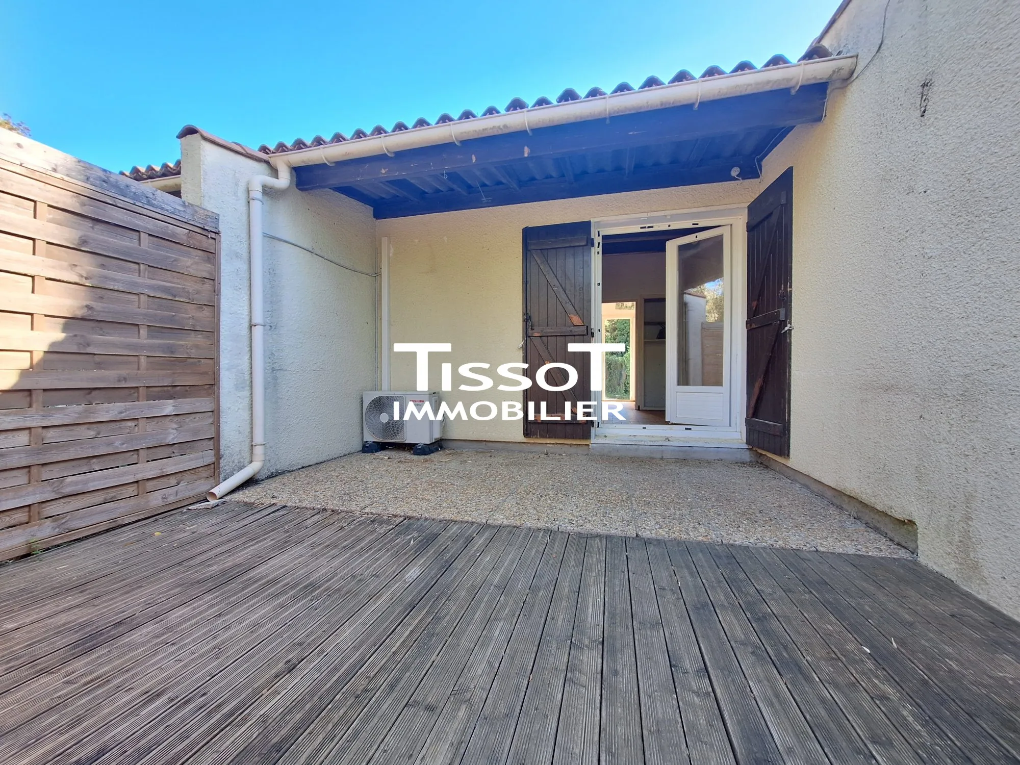 Maison individuelle de 26 m² avec jardin et parking à Nîmes, secteur Les Hauts de Nîmes