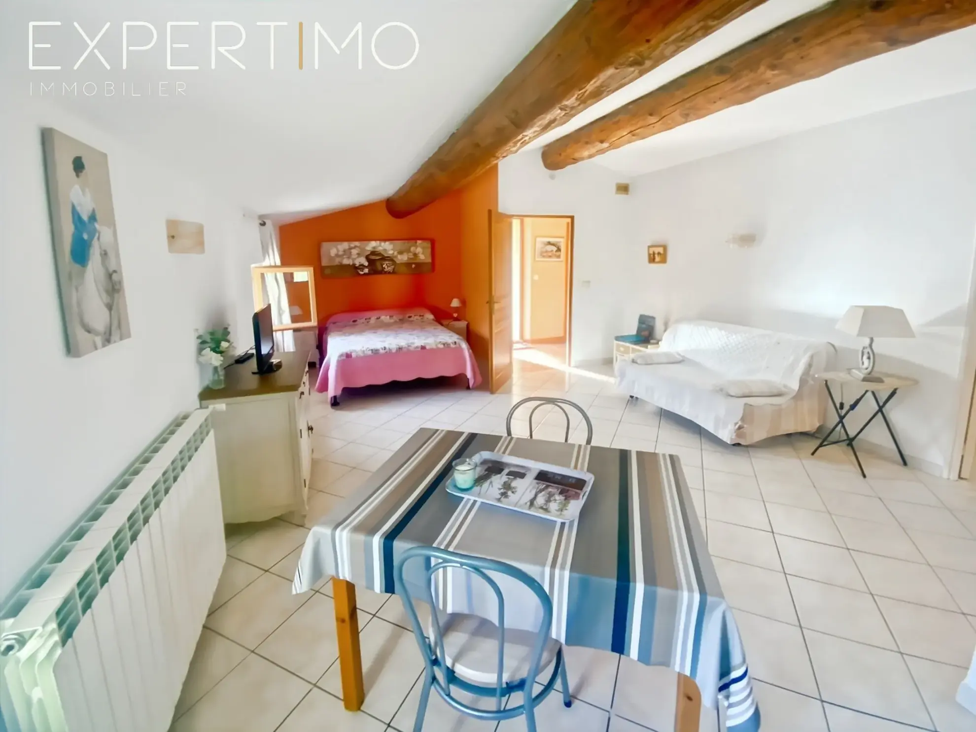Appartement 45m² avec terrasse et vue sur Bonnieux dans une copropriété avec piscine 