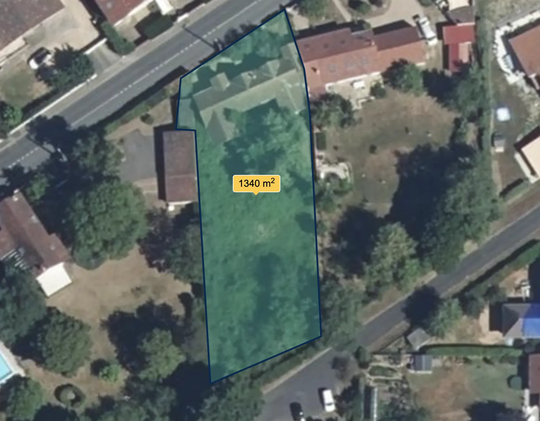 Terrain constructible de 1340 m² à Bellerive-sur-Allier avec fort potentiel