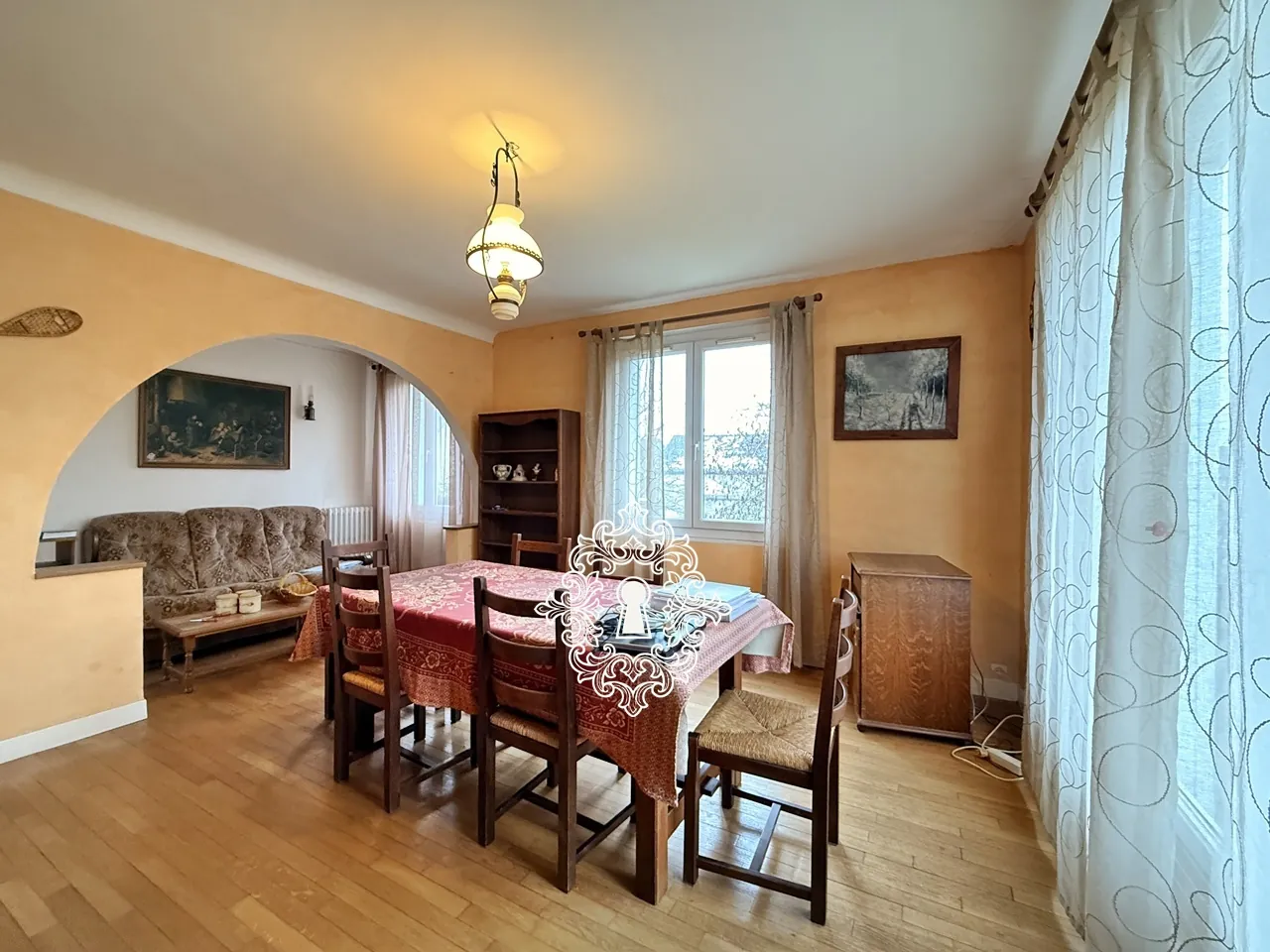 Maison traditionnelle avec jardin à Donnemarie-Dontilly, 102 m², 3 chambres, garage et chauffage gaz 