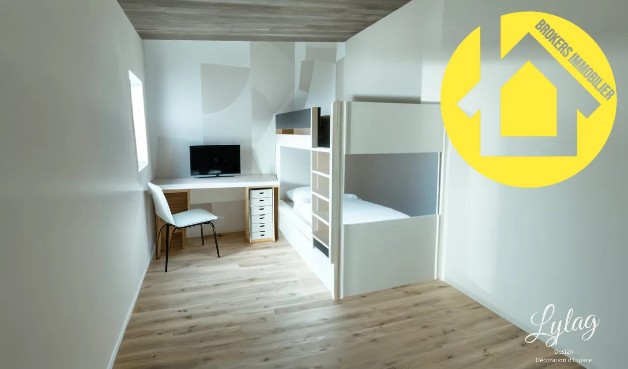 Bureau / Chambre d'appoint by Lylag Maison plain-pied à rénover avec jardin près de la mer à Port-des-Barques