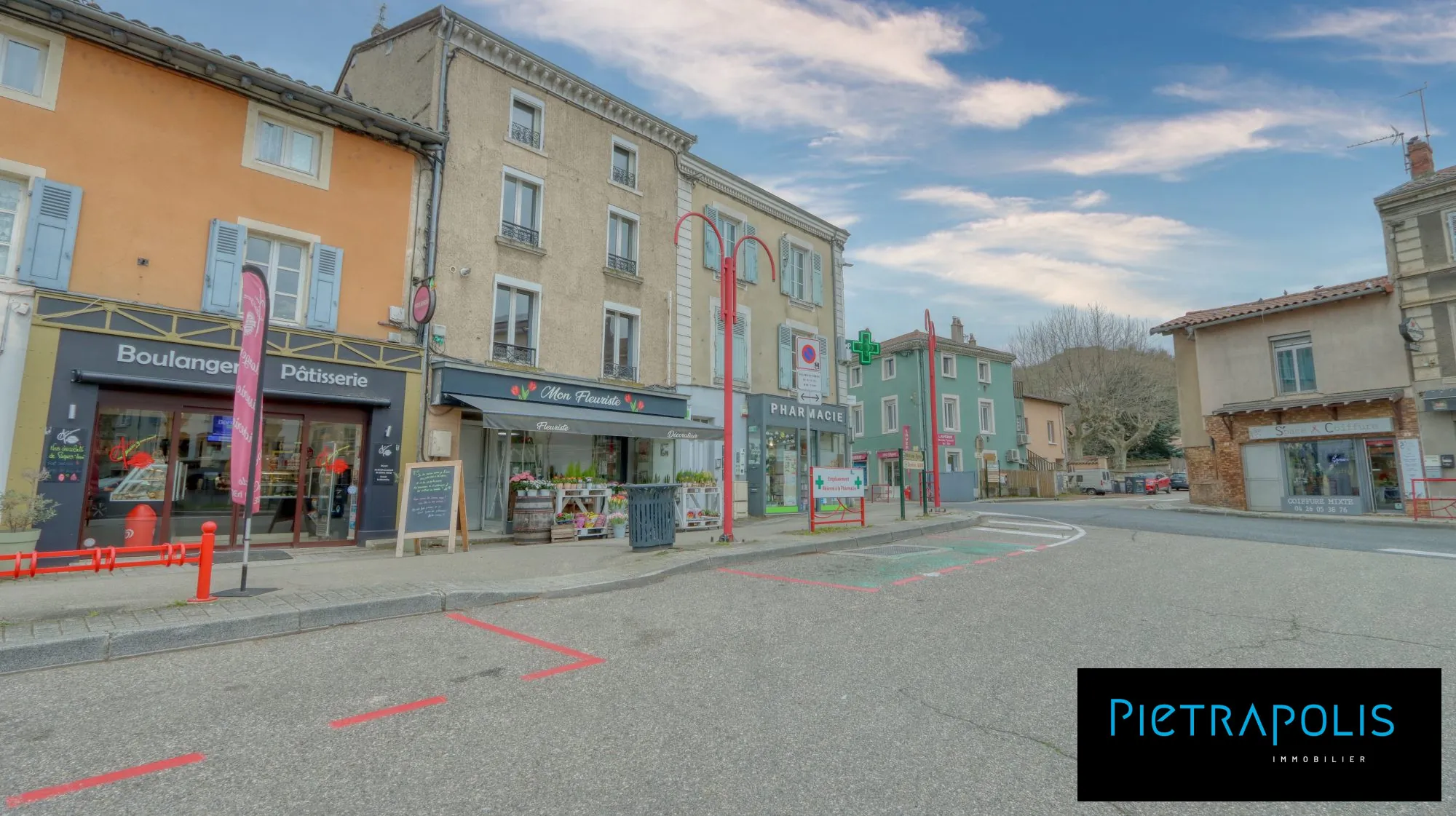 Duplex spacieux de 98,58 m² au cœur d'Ampuis avec grenier et commodités