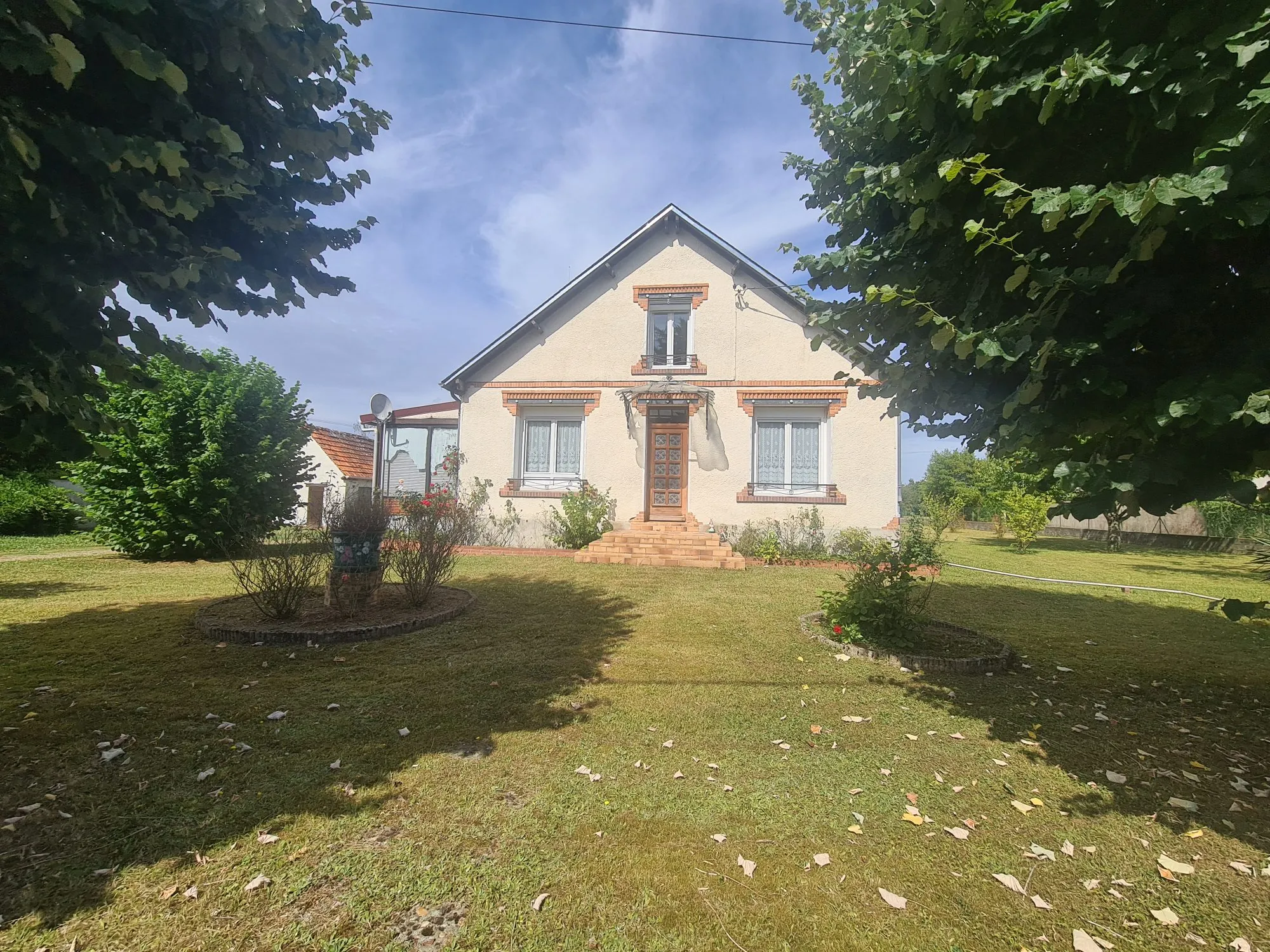 Maison 120 m² avec dépendances et jardin à Sandillon - 1069 m²