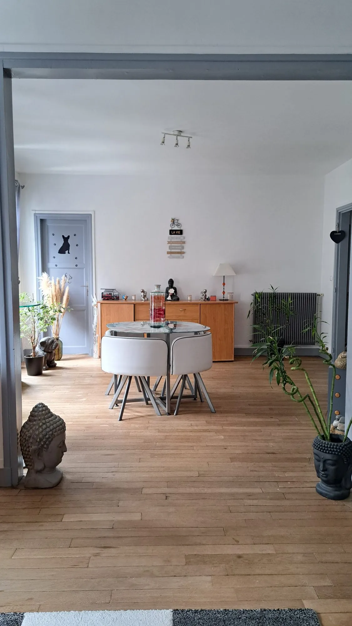 Salle à Manger Bel appartement T3/4 en centre-ville d'Abbeville avec cave et grenier