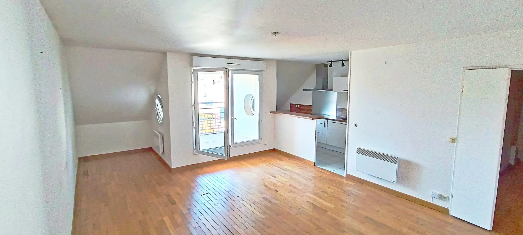 Appartement T3 lumineux avec terrasse à Dreux - Dernier étage, standing, parking