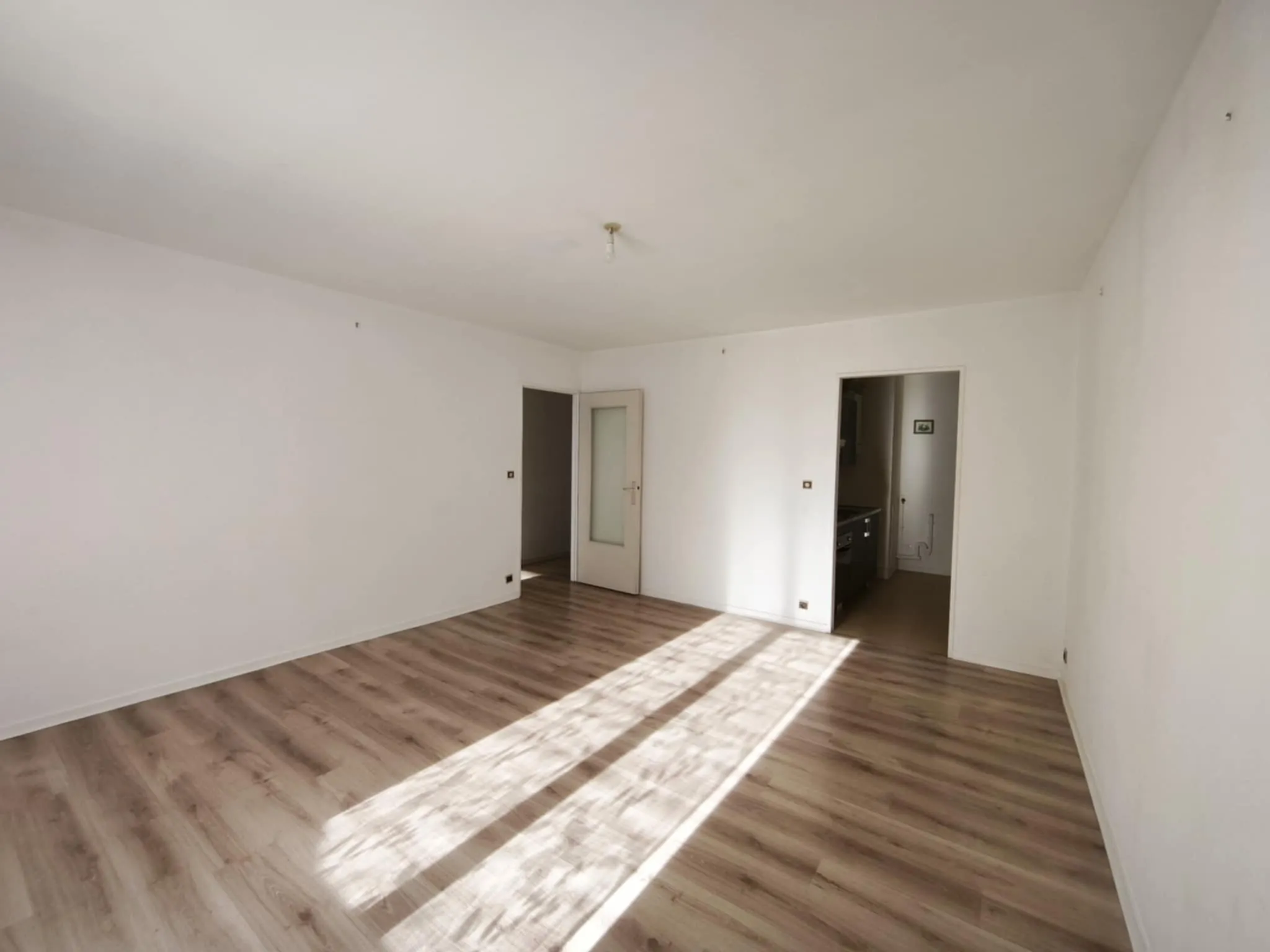 Appartement T2 à Sainte Savine avec terrasse, cave, idéal premier achat ou investissement 