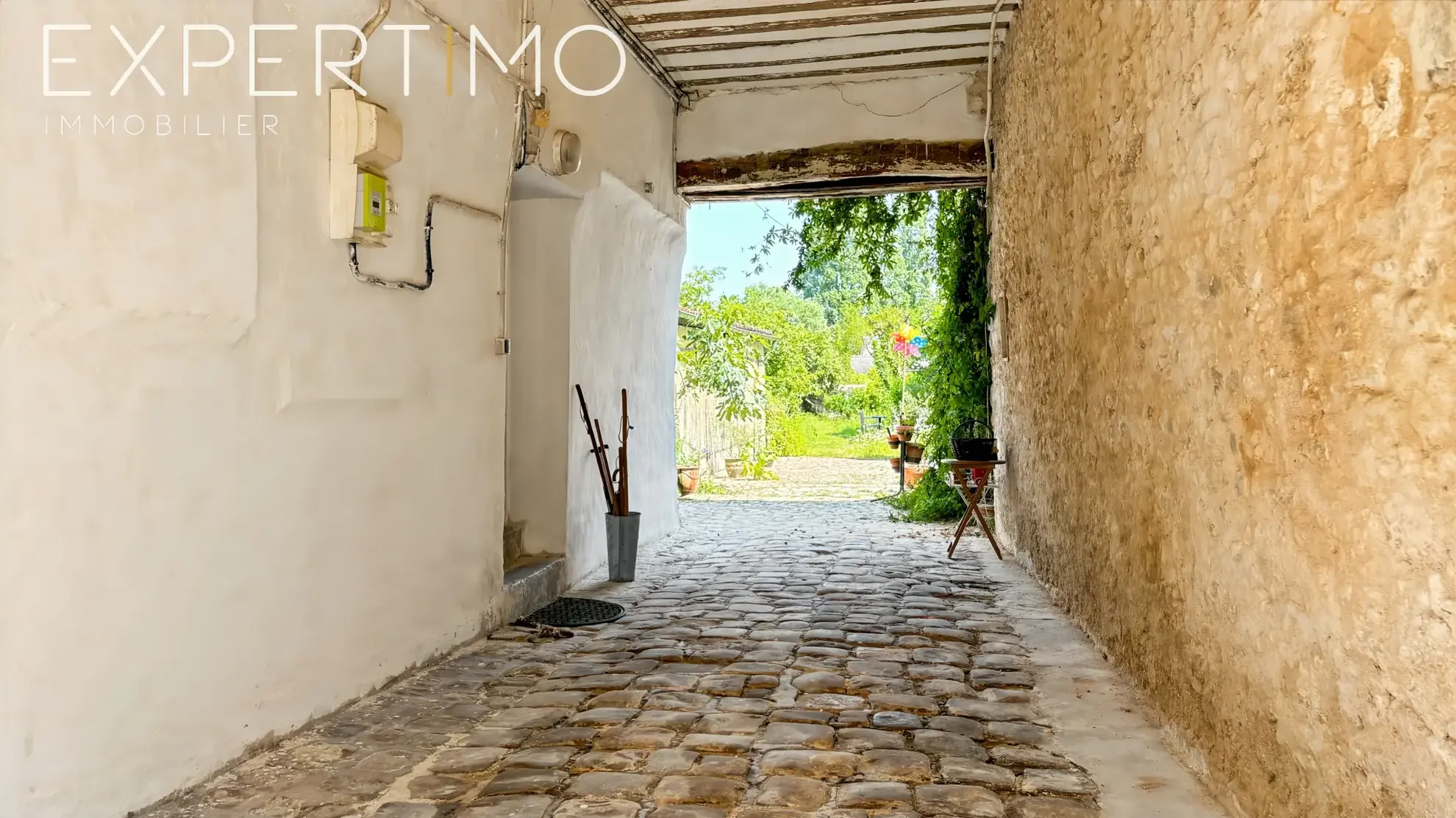 Charmante maison ancienne à Étampes avec 4 chambres, grand jardin et garages
