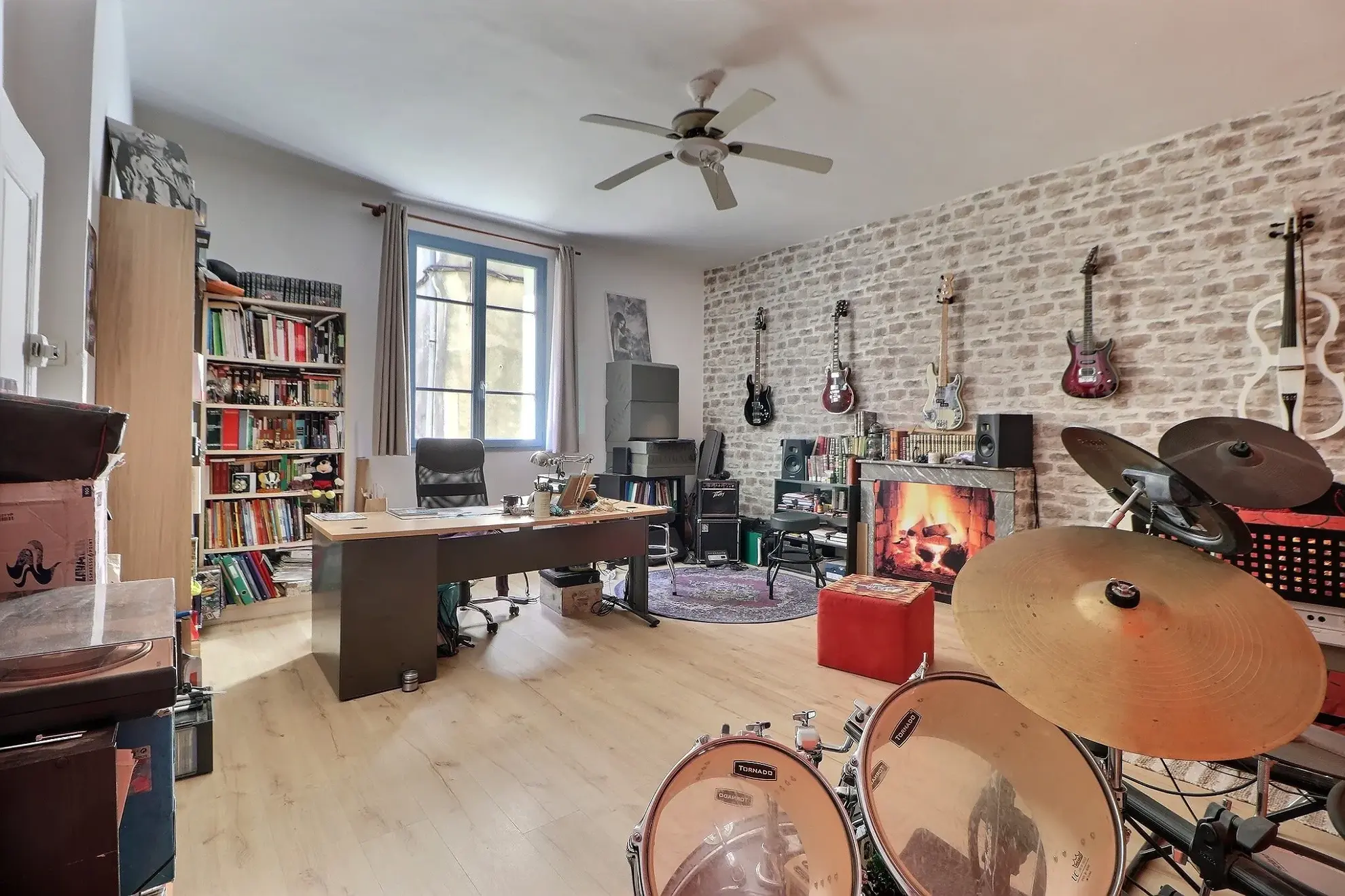 Maison de ville à Lunel avec toit-terrasse, garage et cave — 112 m² 