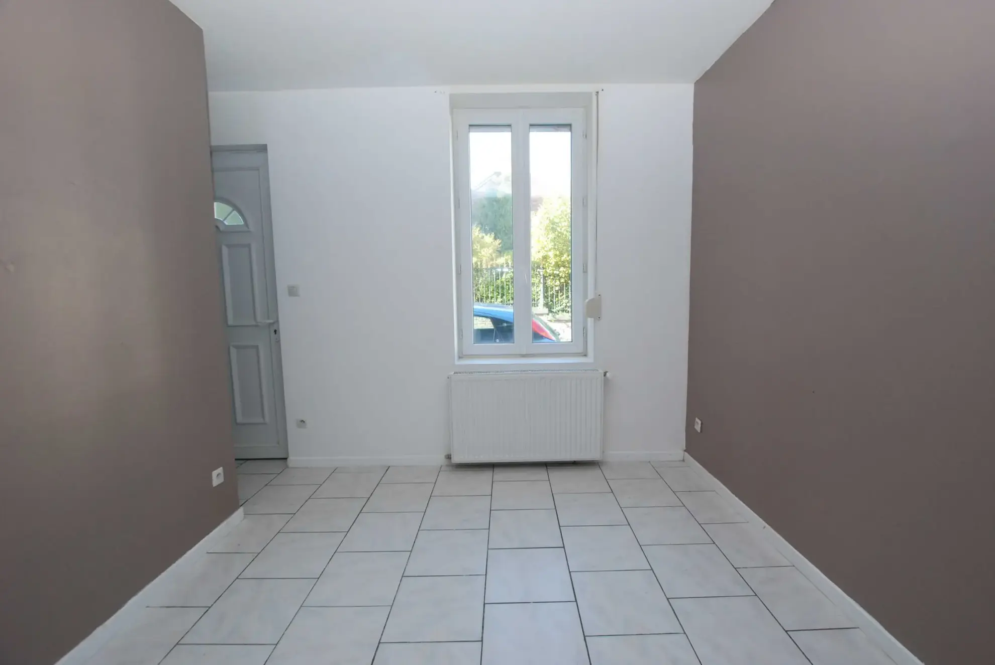 Maison semi-individuelle à vendre à Jeumont avec 4 chambres et courtyard