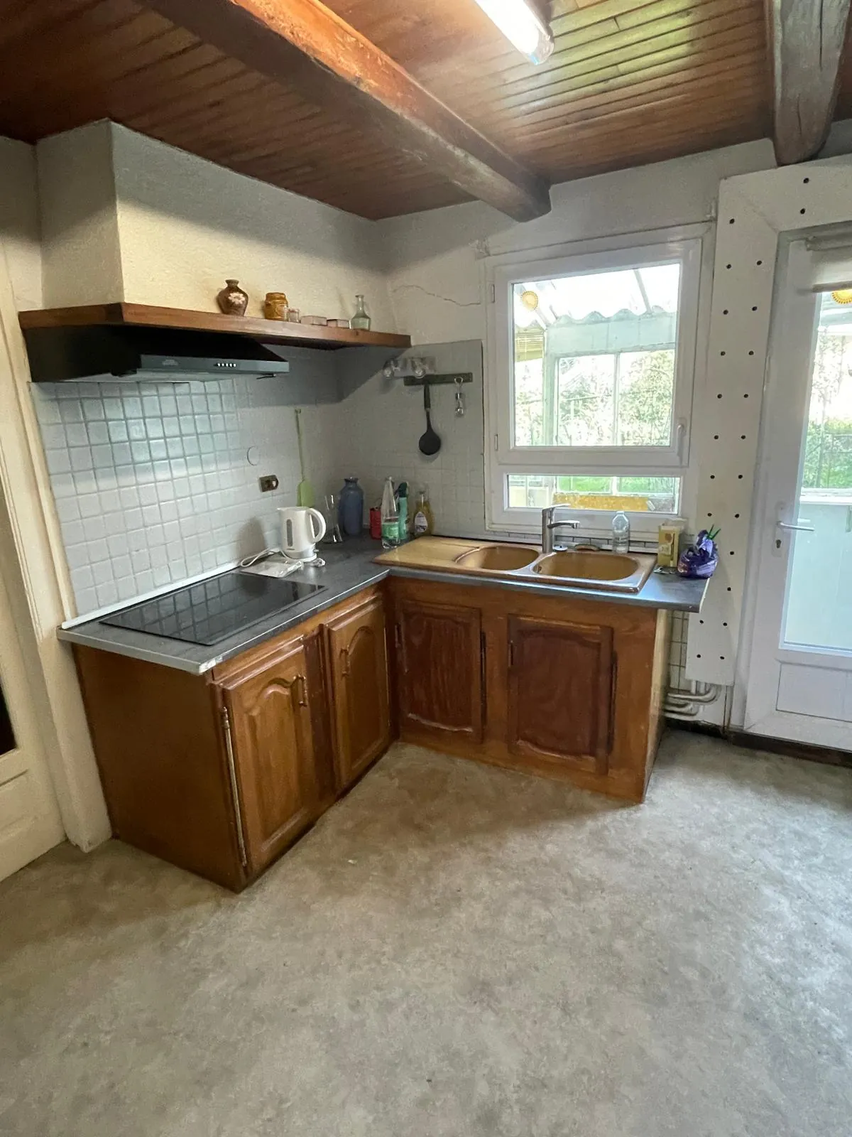 Maison à rénover de 85 m² avec garage à Chavannes-les-Grands 