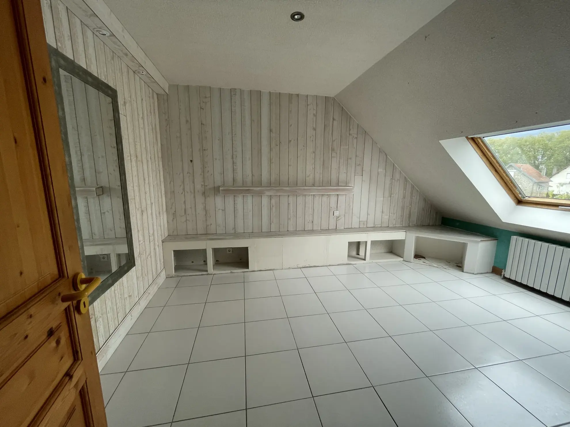 Maison à vendre dans le quartier du stadium à Brive avec 4 chambres et jardin 