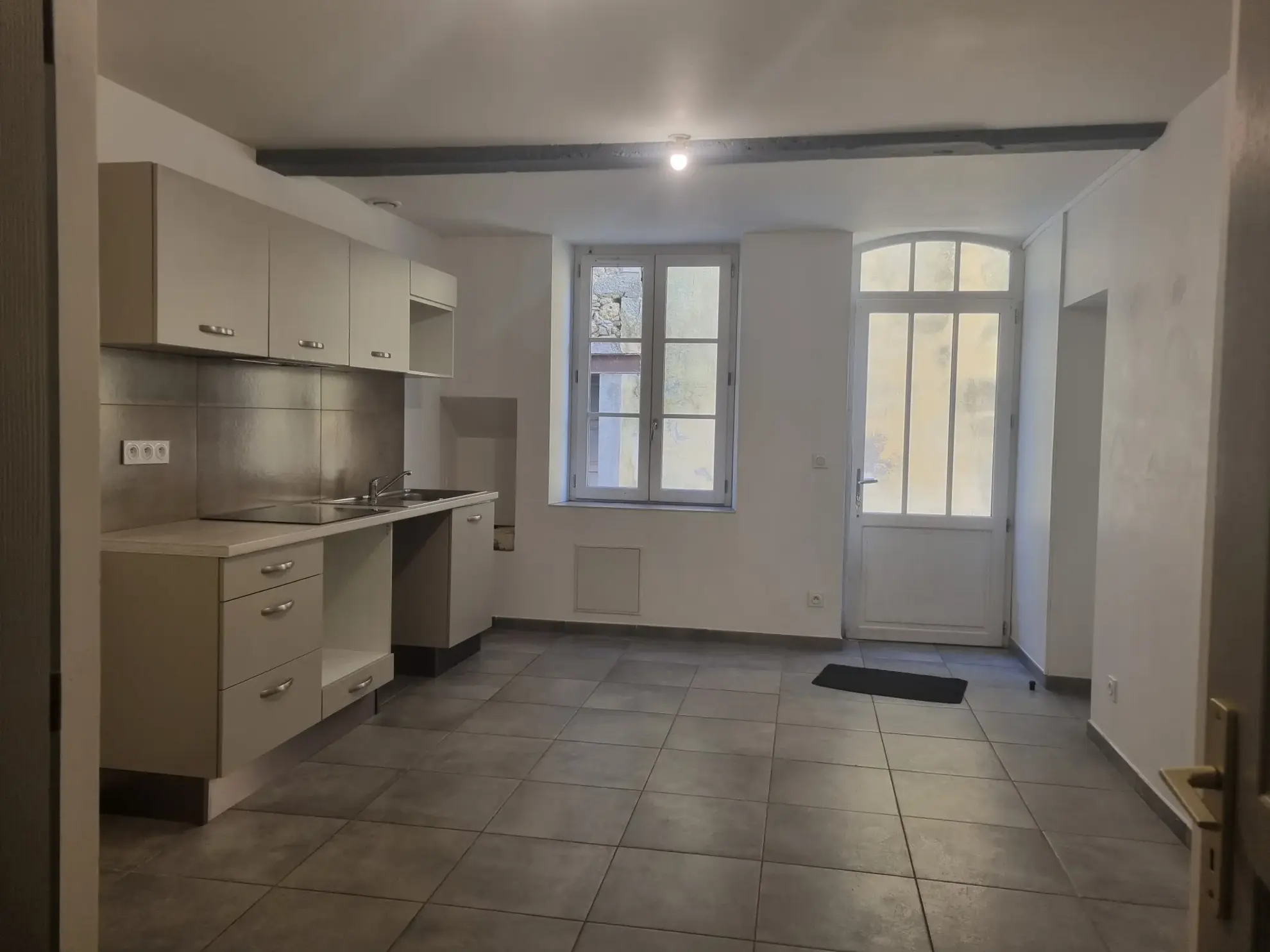 Maison de ville rénovée de 68 m² à Bazas – Centre-ville