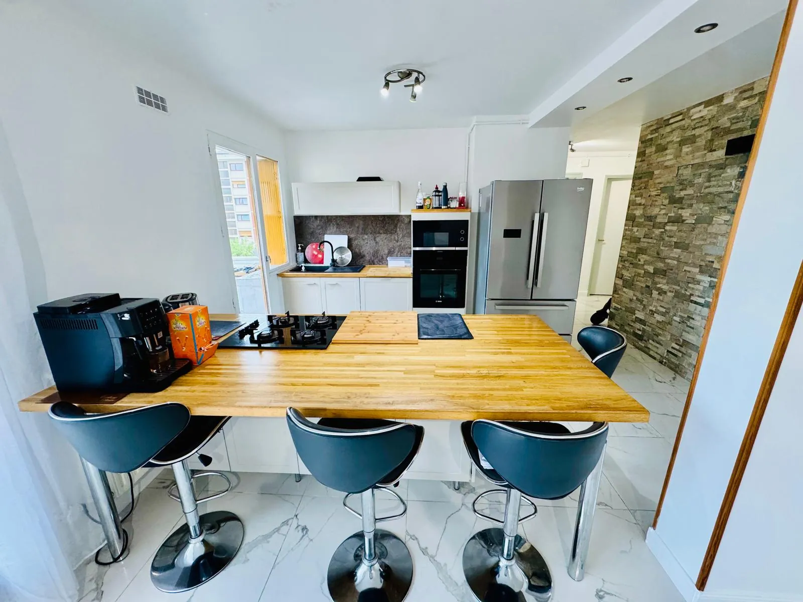 Charmant appartement T3 de 57 m² avec grand balcon à Meythet, calme et rénové 