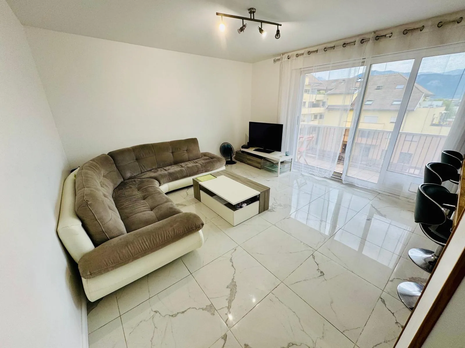 Charmant appartement T3 de 57 m² avec grand balcon à Meythet, calme et rénové 