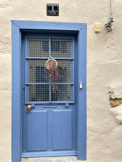 Maison de village rénovée à Castelnaudary, proche port et gare, potentiel d'extension