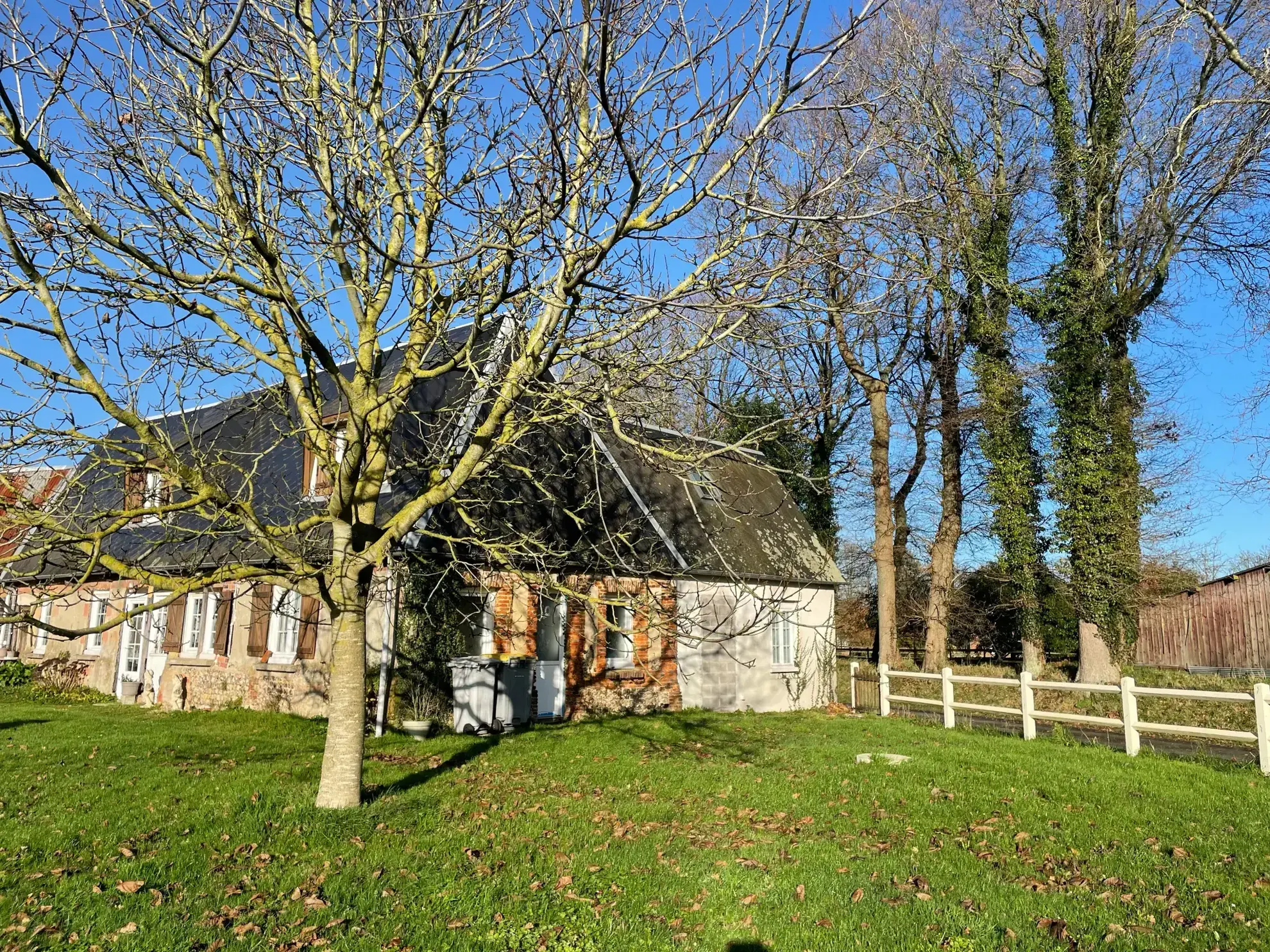 Maison de caractère de 125 m² à vendre proche de Fauville avec bâtiment annexe