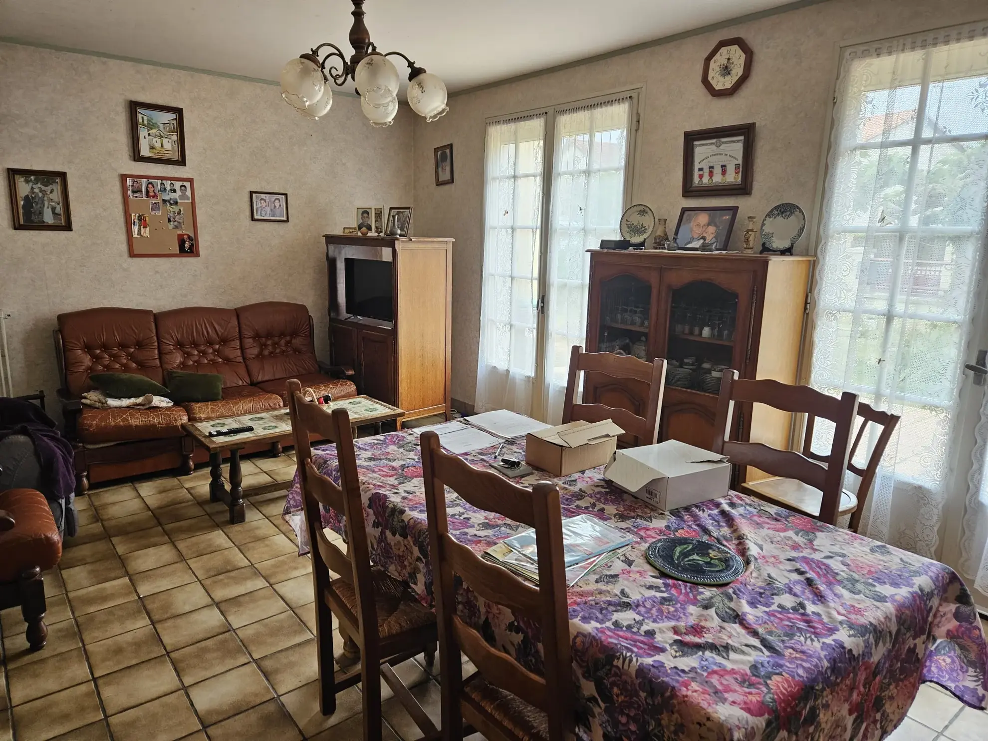 Maison de plain-pied à rénover à Niort avec garage et jardin 