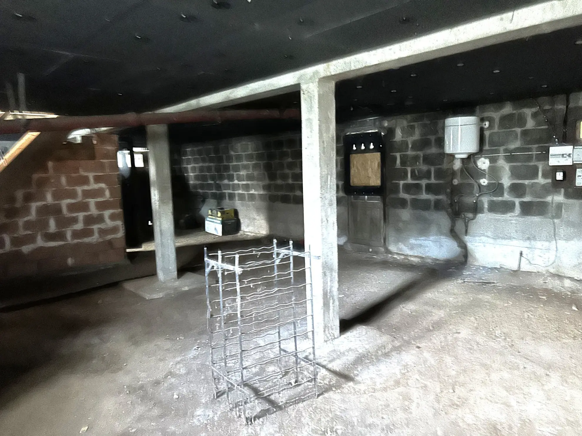 À vendre pavillon avec sous-sol et potentiel à Guerigny - 3 chambres, à rénover 