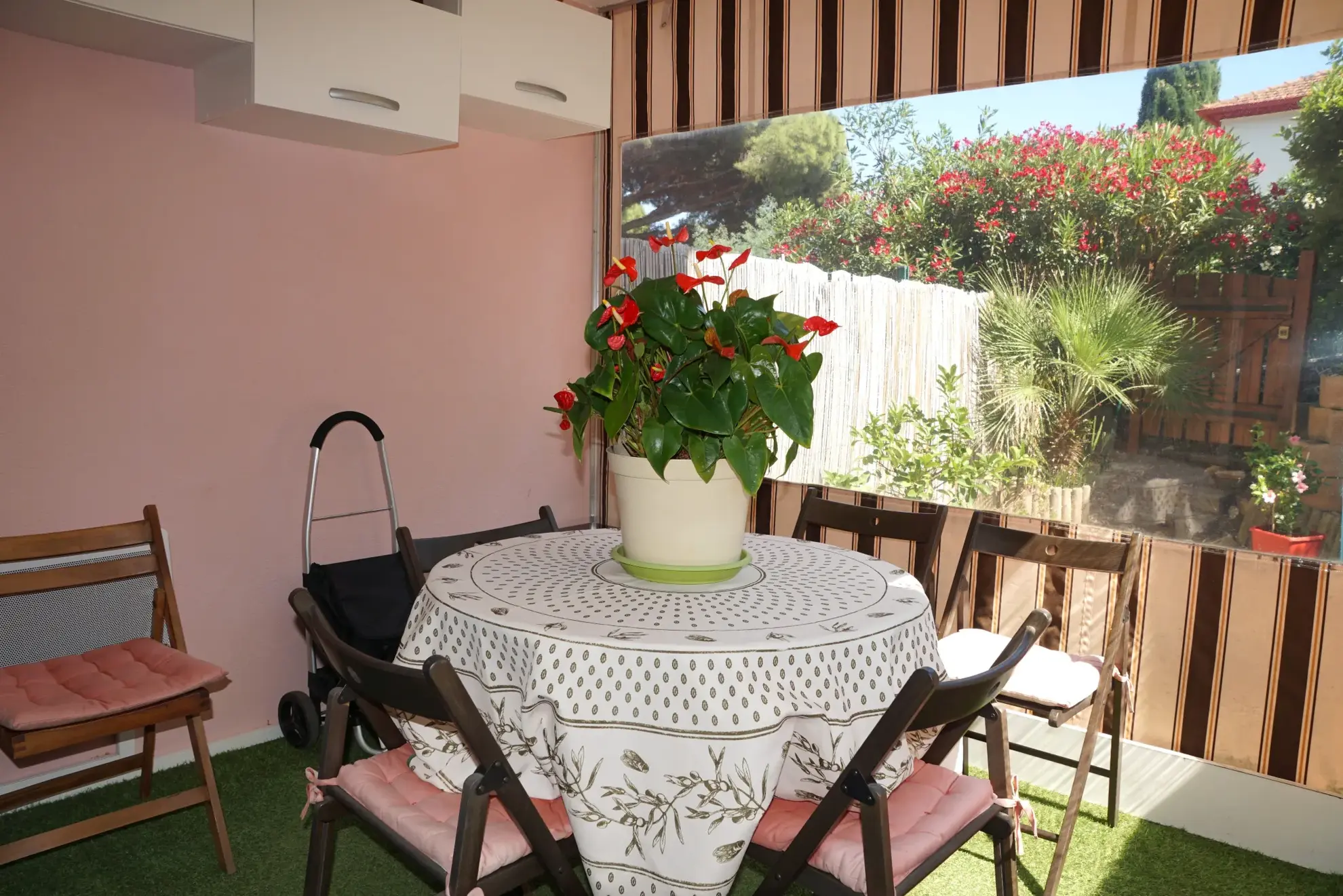 Appartement 2 pièces avec terrasse, jardin privé et parking à Cavalaire-sur-Mer 