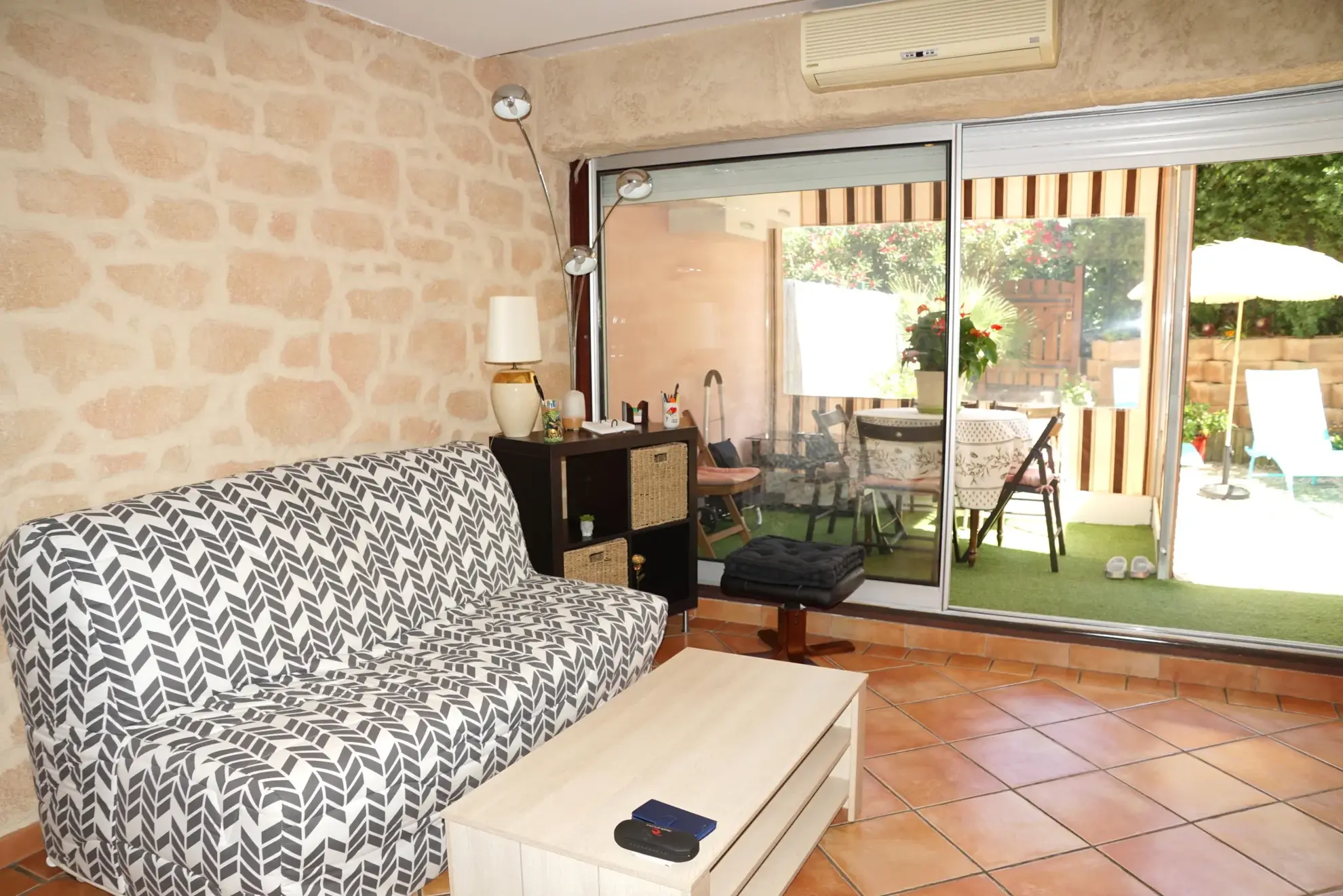 Appartement 2 pièces avec terrasse, jardin privé et parking à Cavalaire-sur-Mer 