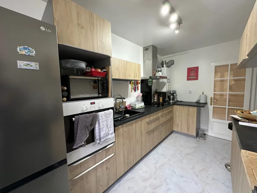Appartement rénové avec balcon et garage à Clermont-Ferrand proximité Parc Montjuzet 