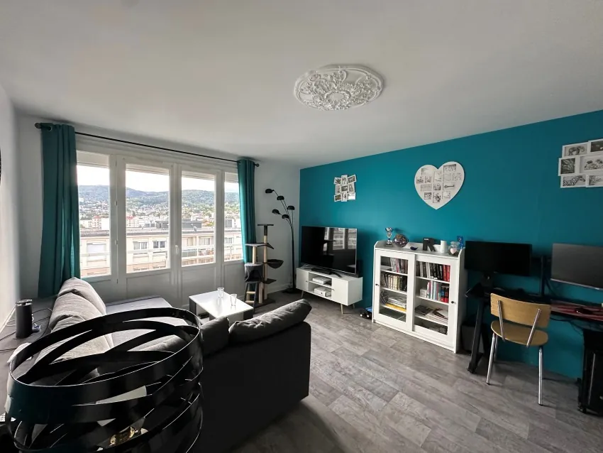 Appartement rénové avec balcon et garage à Clermont-Ferrand proximité Parc Montjuzet 