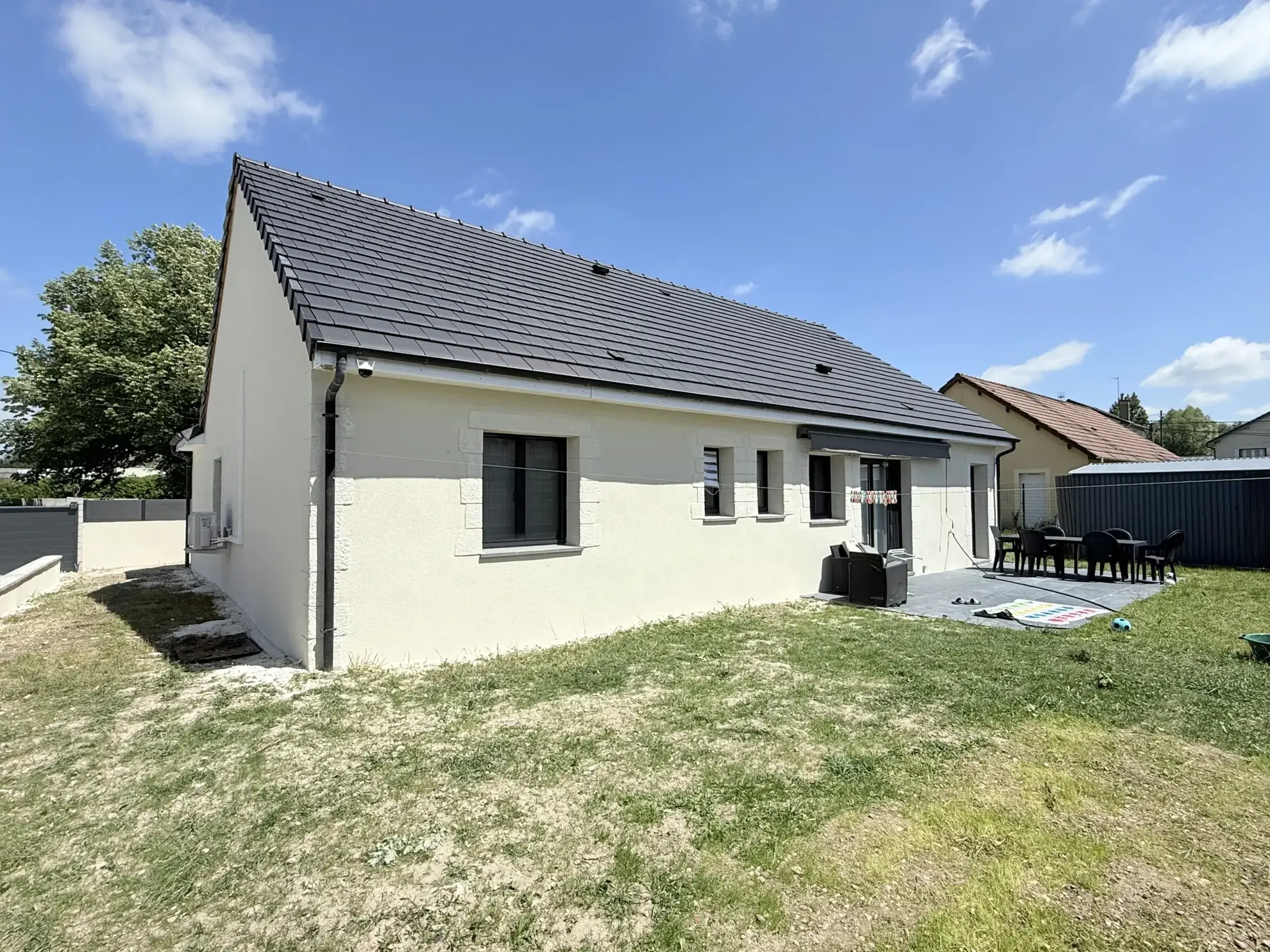Belle maison moderne de plain-pied à Vierzon - 140 m² avec jardin 