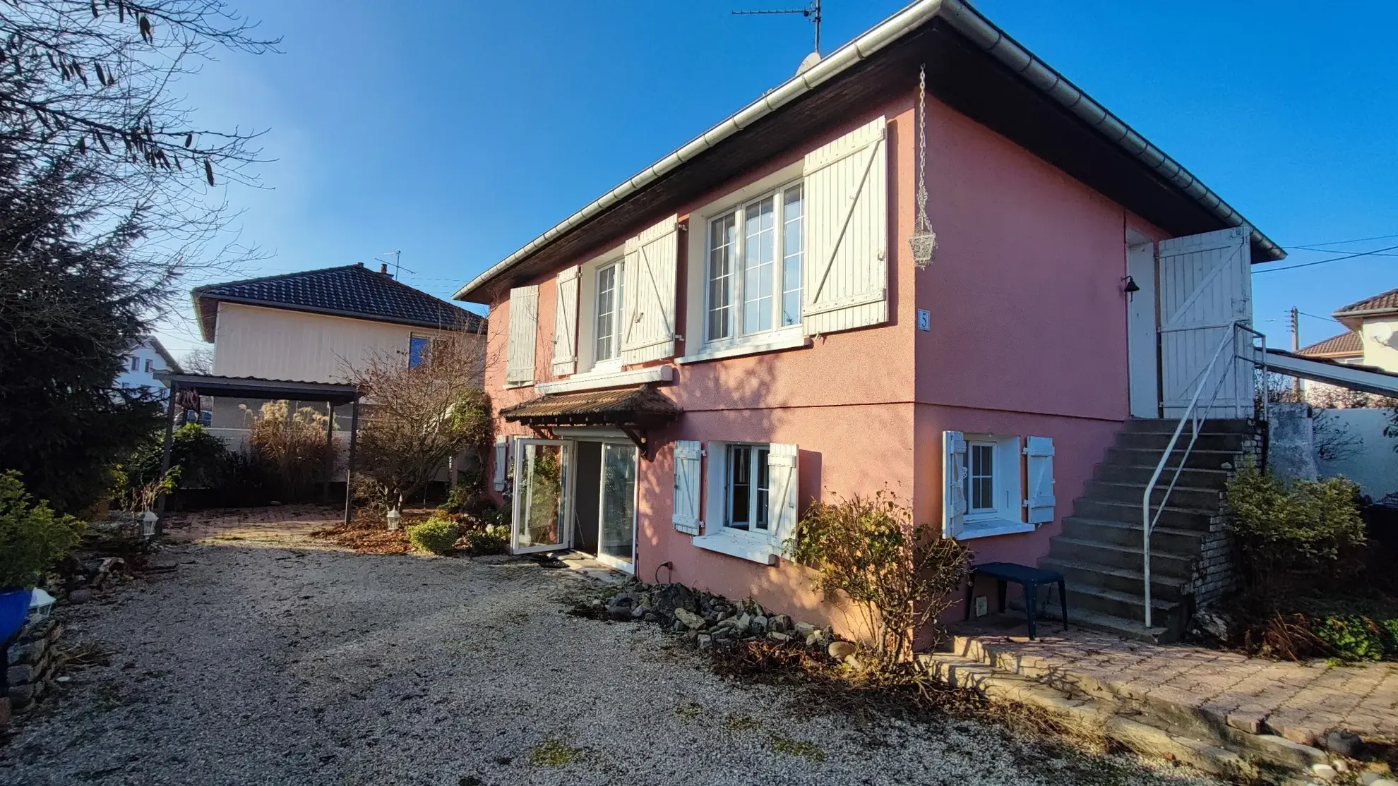 Maison 115 m² à Bavans dans le Doubs, 2 chambres, jardin et garage