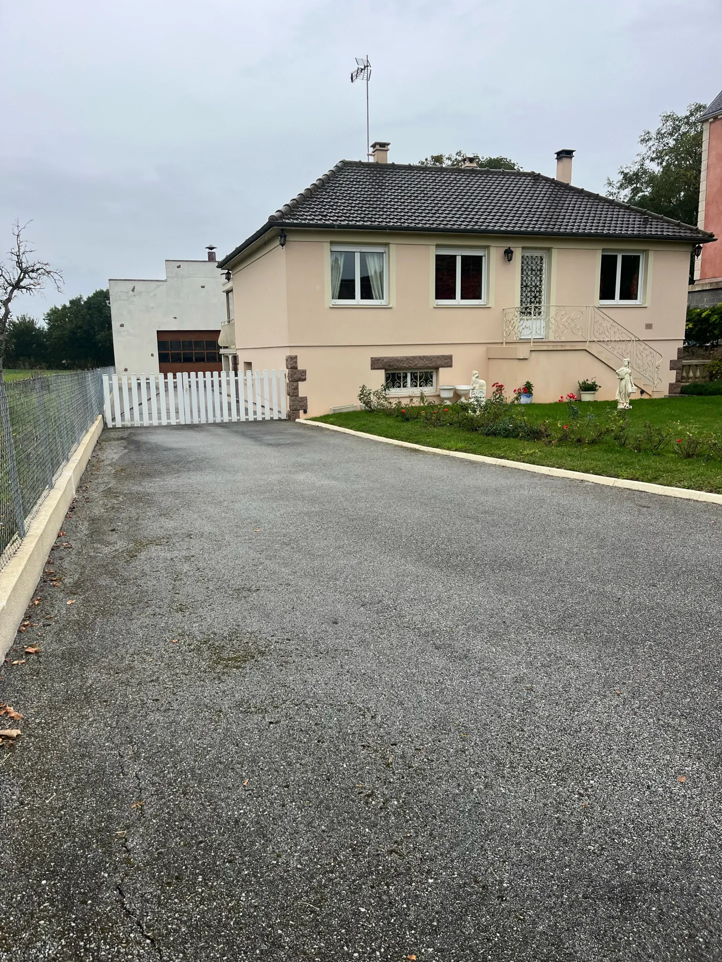 Belle maison de 115 m² avec atelier de 425 m² à Oisseau-le-Petit