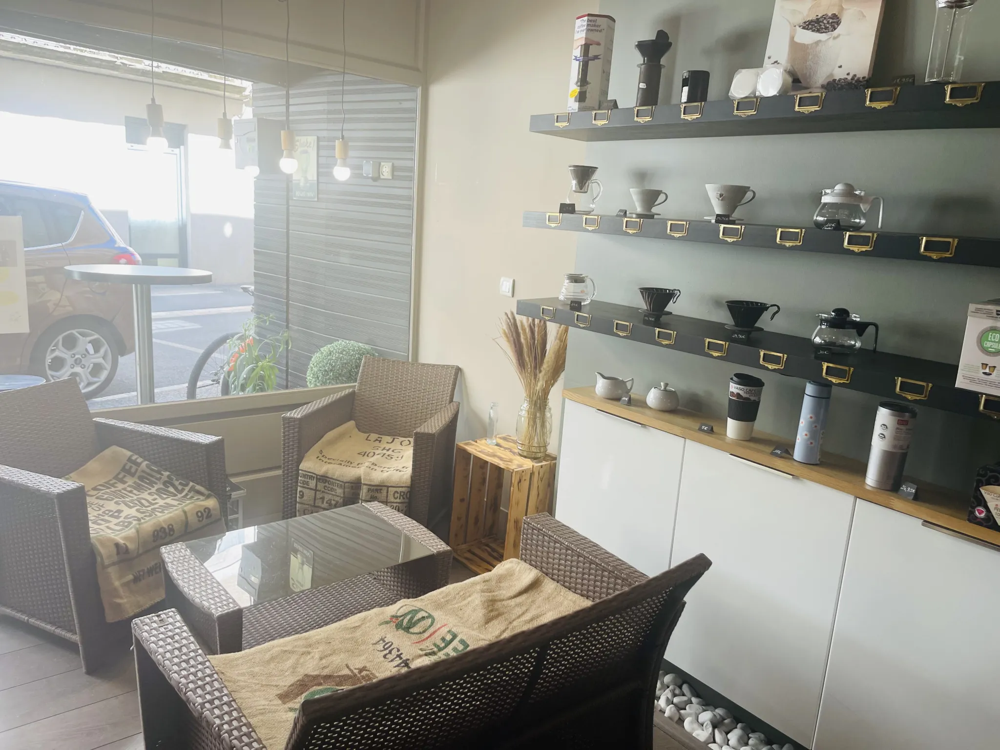 Maison rénovée avec local commercial au cœur de Limoux 