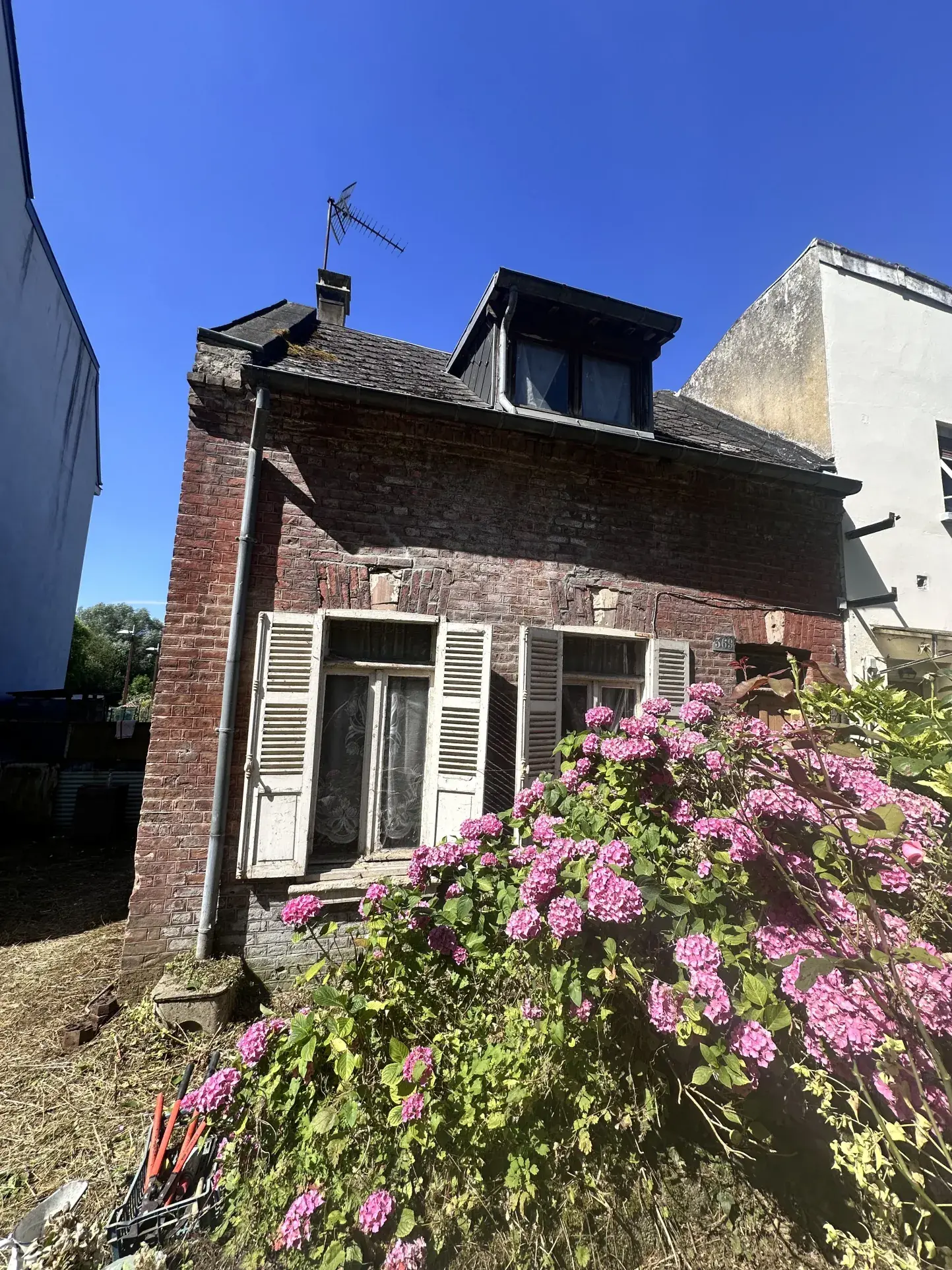 Maison à rénover de 68 m² avec grand terrain à Amiens