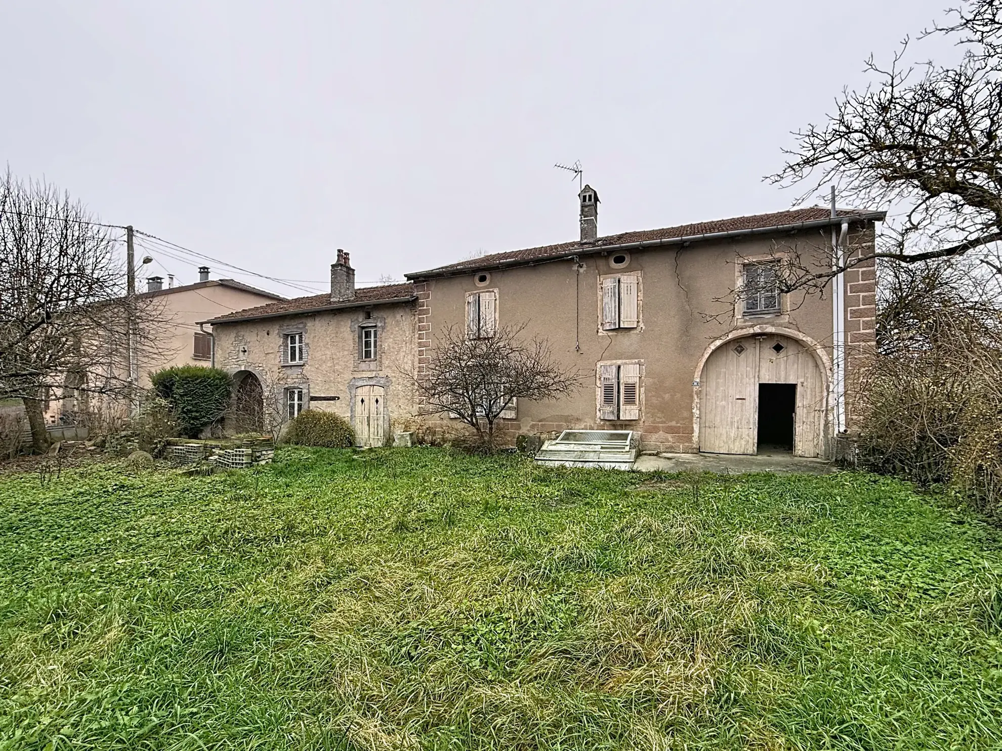 Maison à rénover à Domvallier - Fort potentiel d'investissement et de rénovation