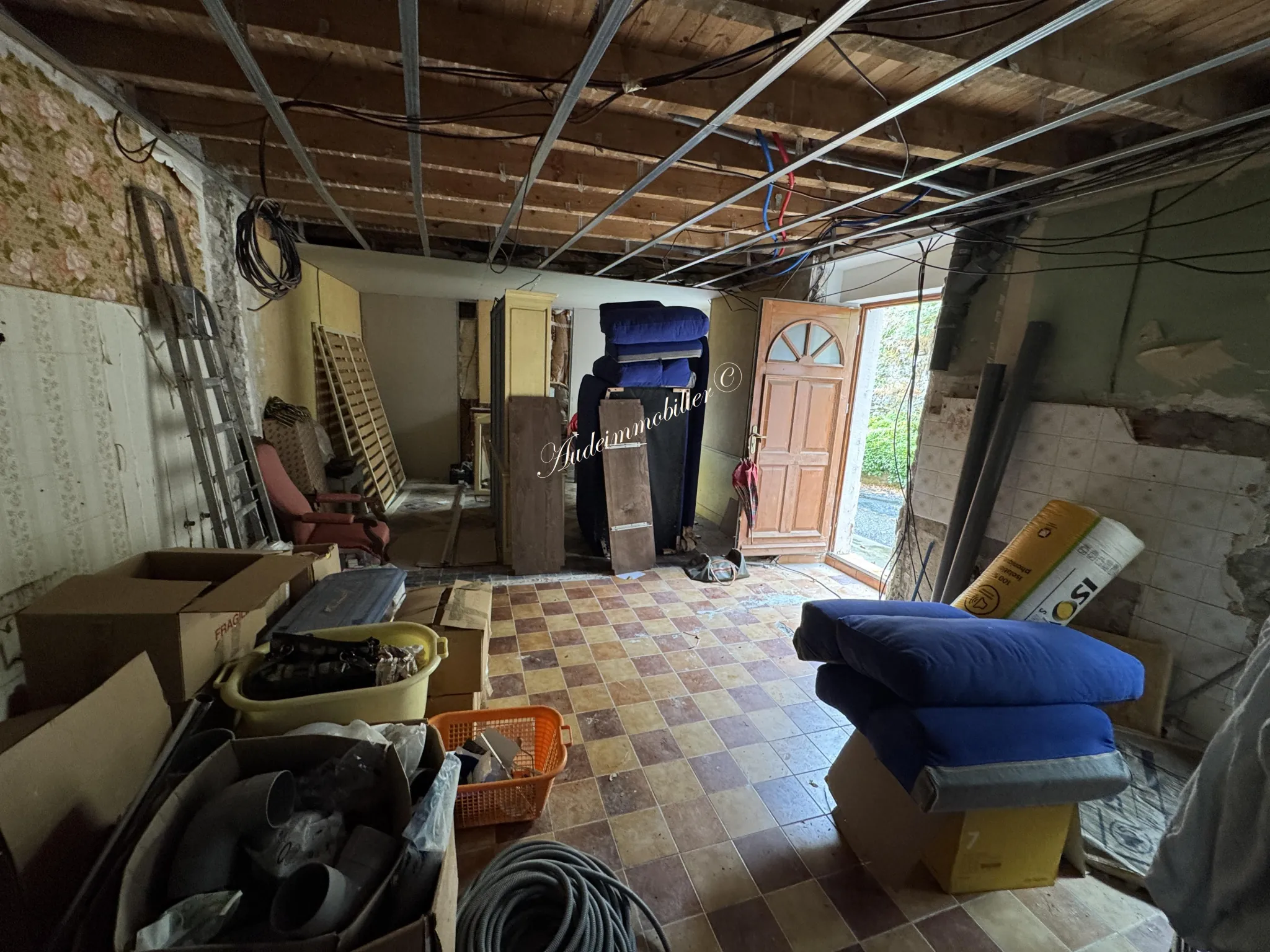 Maison en pierre à finir de rénover à Couiza, région Haut Vallée 