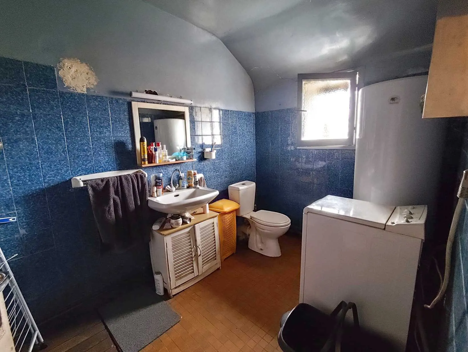 Maison à la campagne de 71 m² avec terrain de 84 588 m² à Maresche 