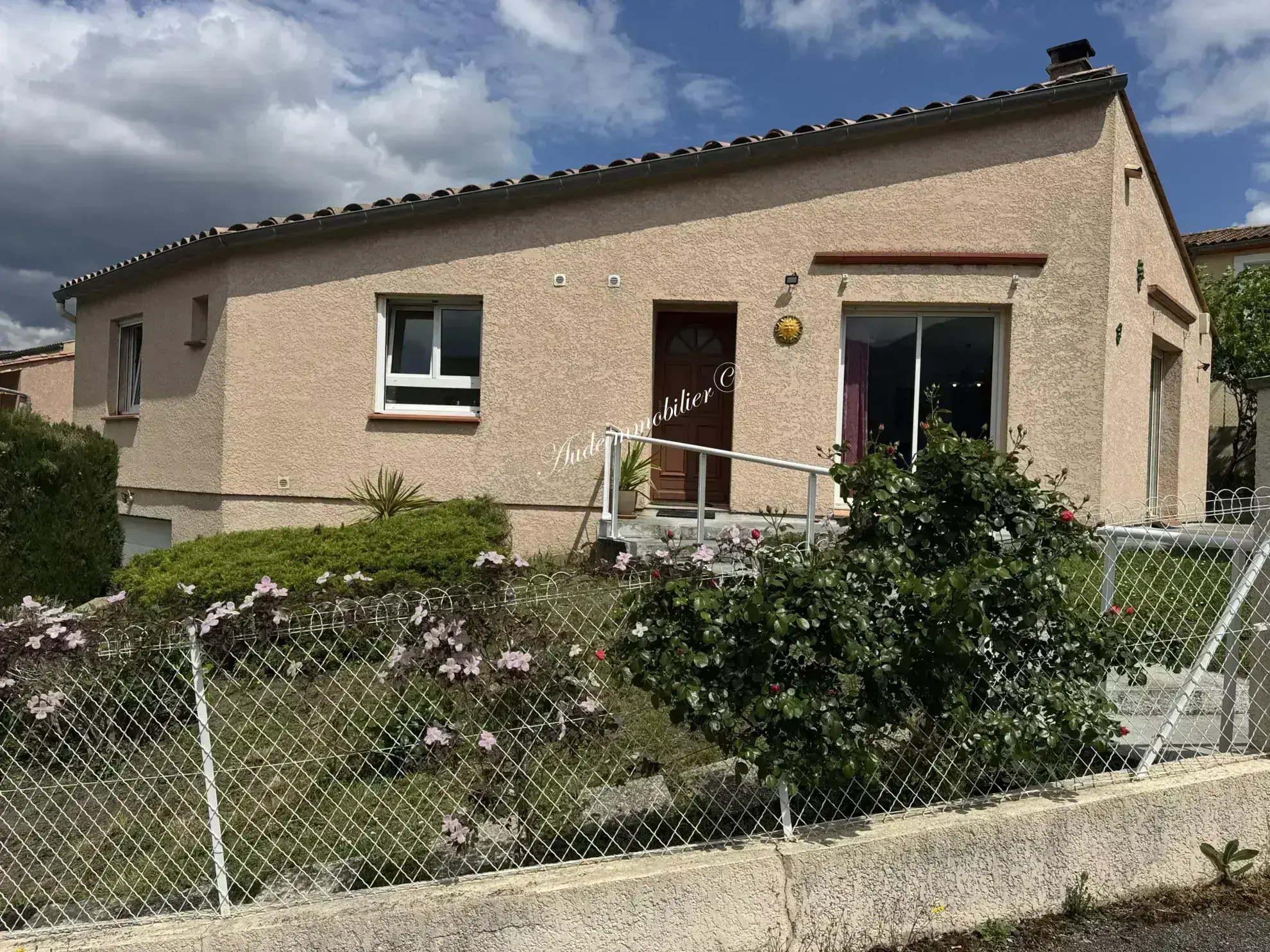 Maison de plain-pied à Quillan avec garage et vue panoramique