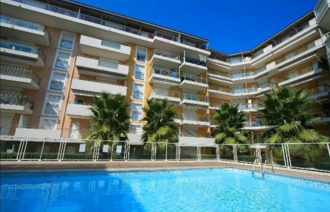 Investissement immobilier à Nice : Studio meublé de 18 m² avec bail en cours