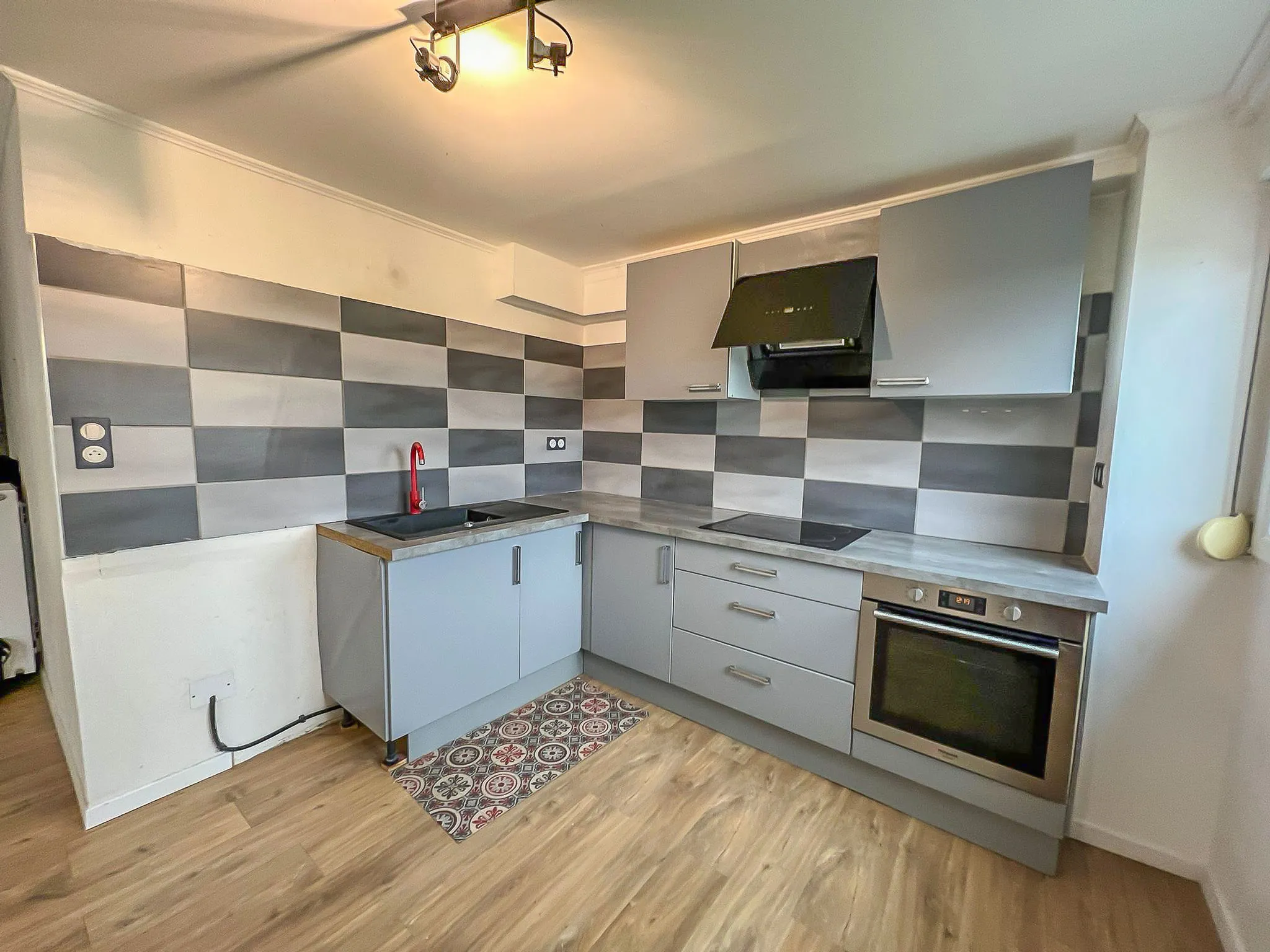 Appartement 3 pièces rénové à Wittenheim avec garage et balcon