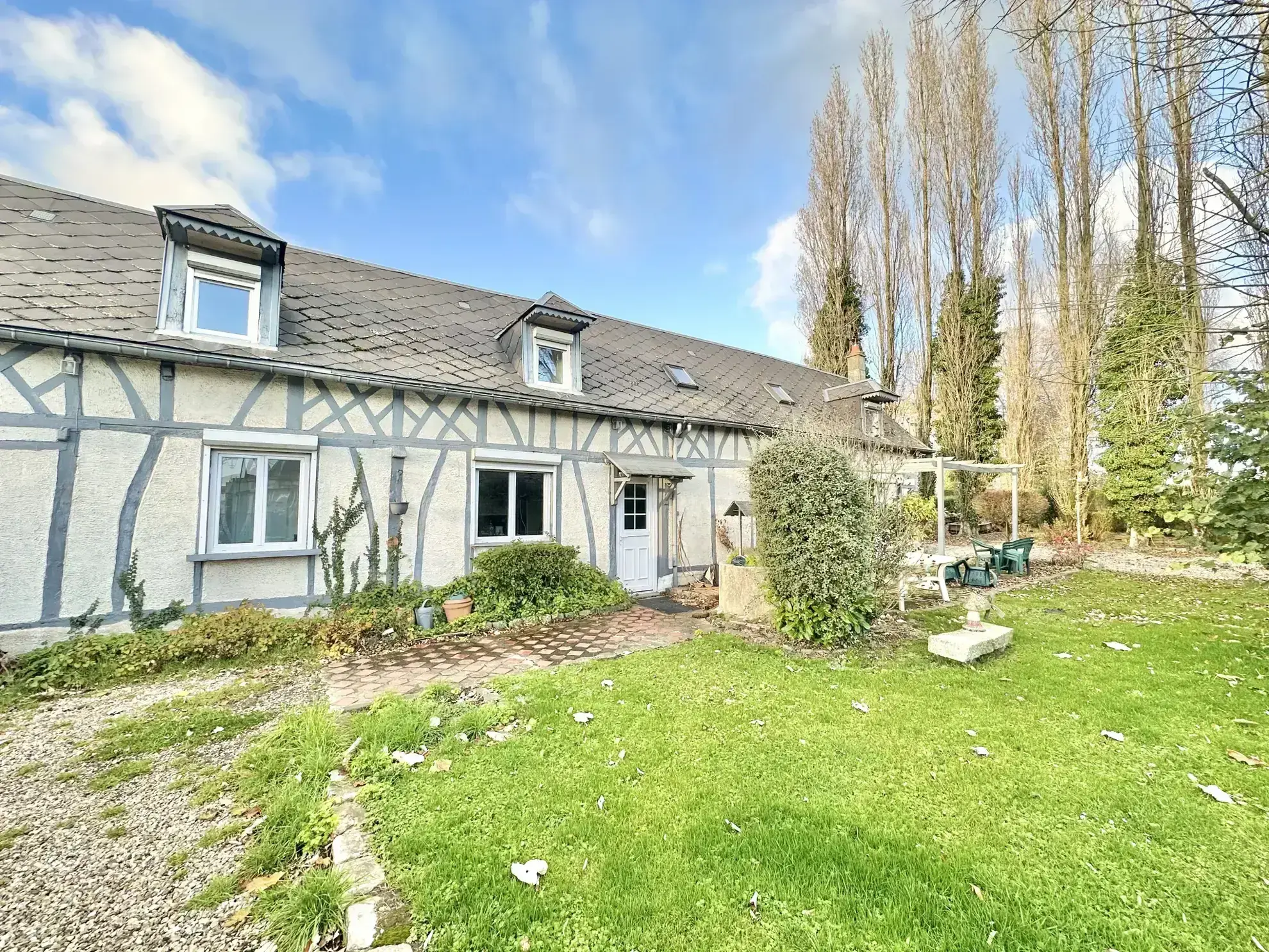 Longère à vendre à Sierville, 110 m², jardin, 3 chambres, calme en Seine-Maritime