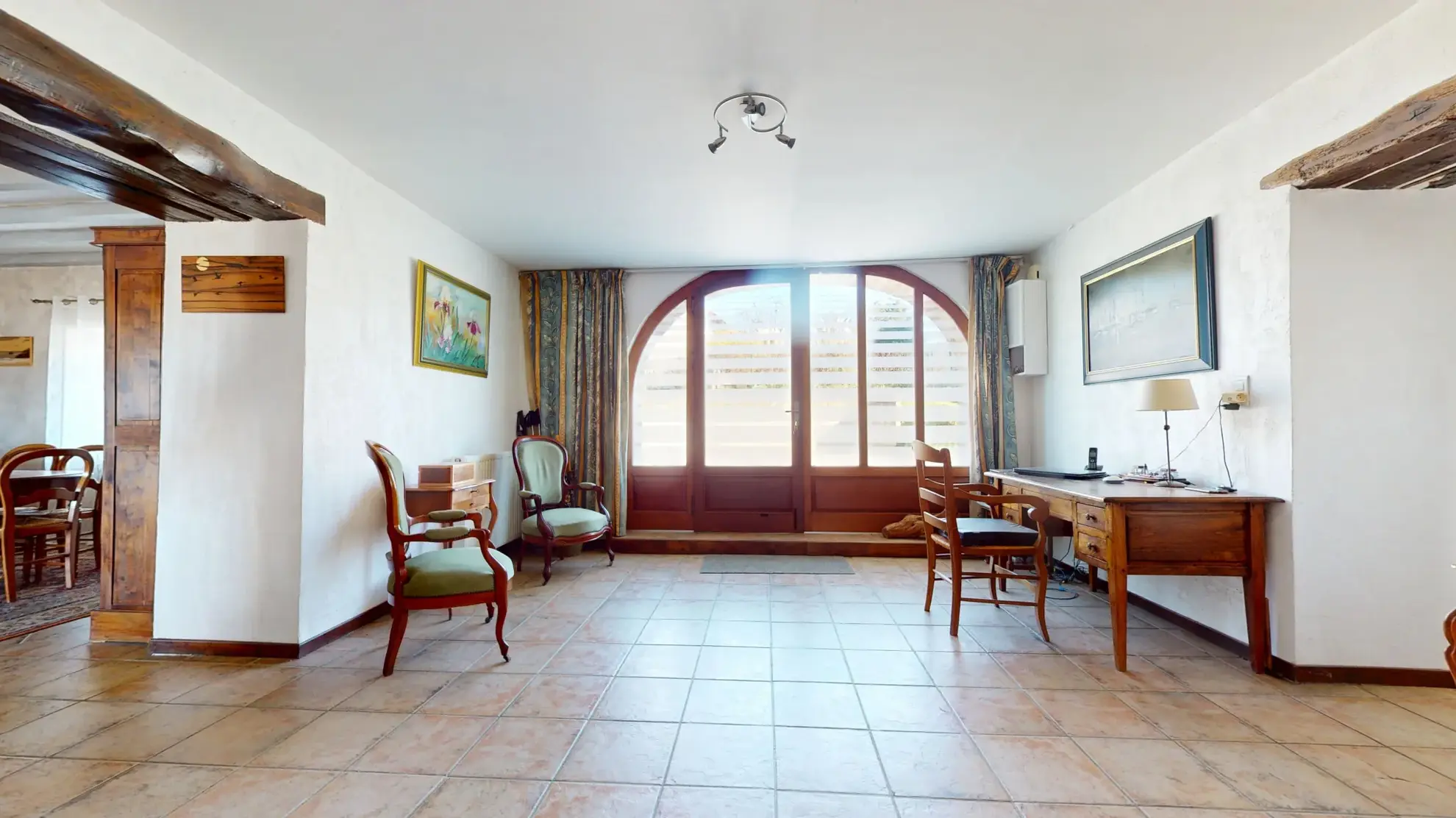 Maison en pierre avec piscine et vue panoramique à Saligney