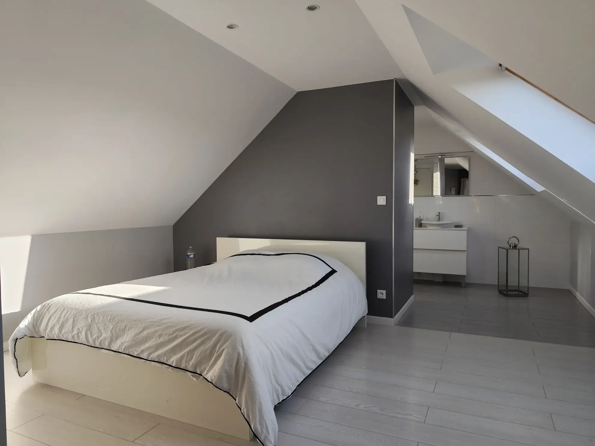 Maison moderne à Crosmières avec 4 chambres, jardin et garage – Confort et élégance 