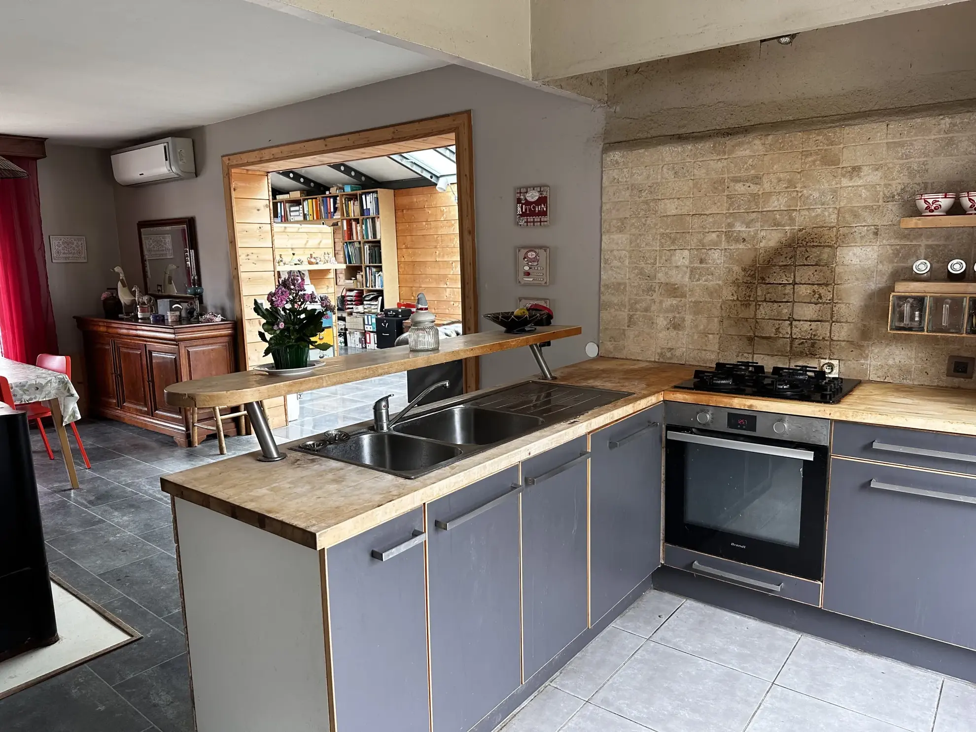 Maison lumineuse avec piscine, jardin et garage proche de Carcassonne 