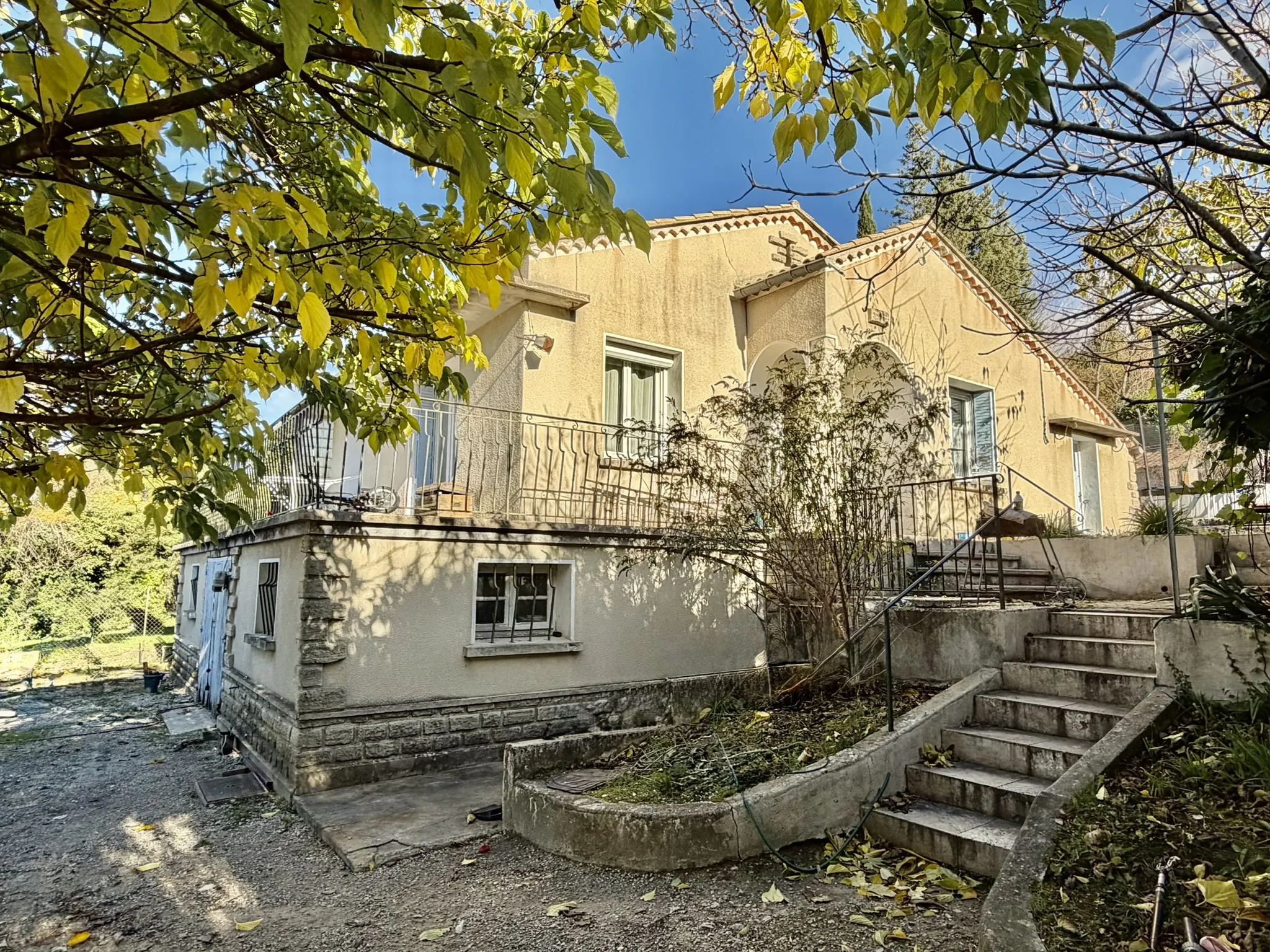 Maison de 61,68 m² à rénover à Malaucène avec terrain de 685 m² - Opportunité d'investissement