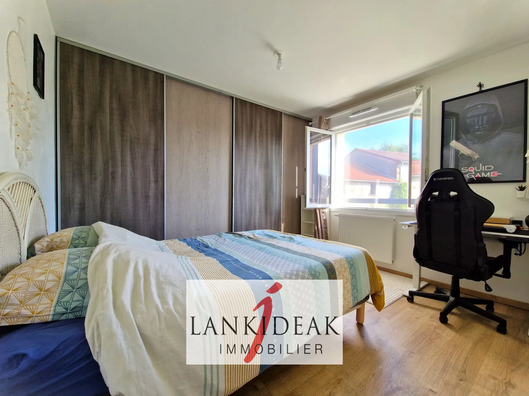 Appartement T2 à Ustaritz avec terrasse et parking, investissement locatif sécurisé 