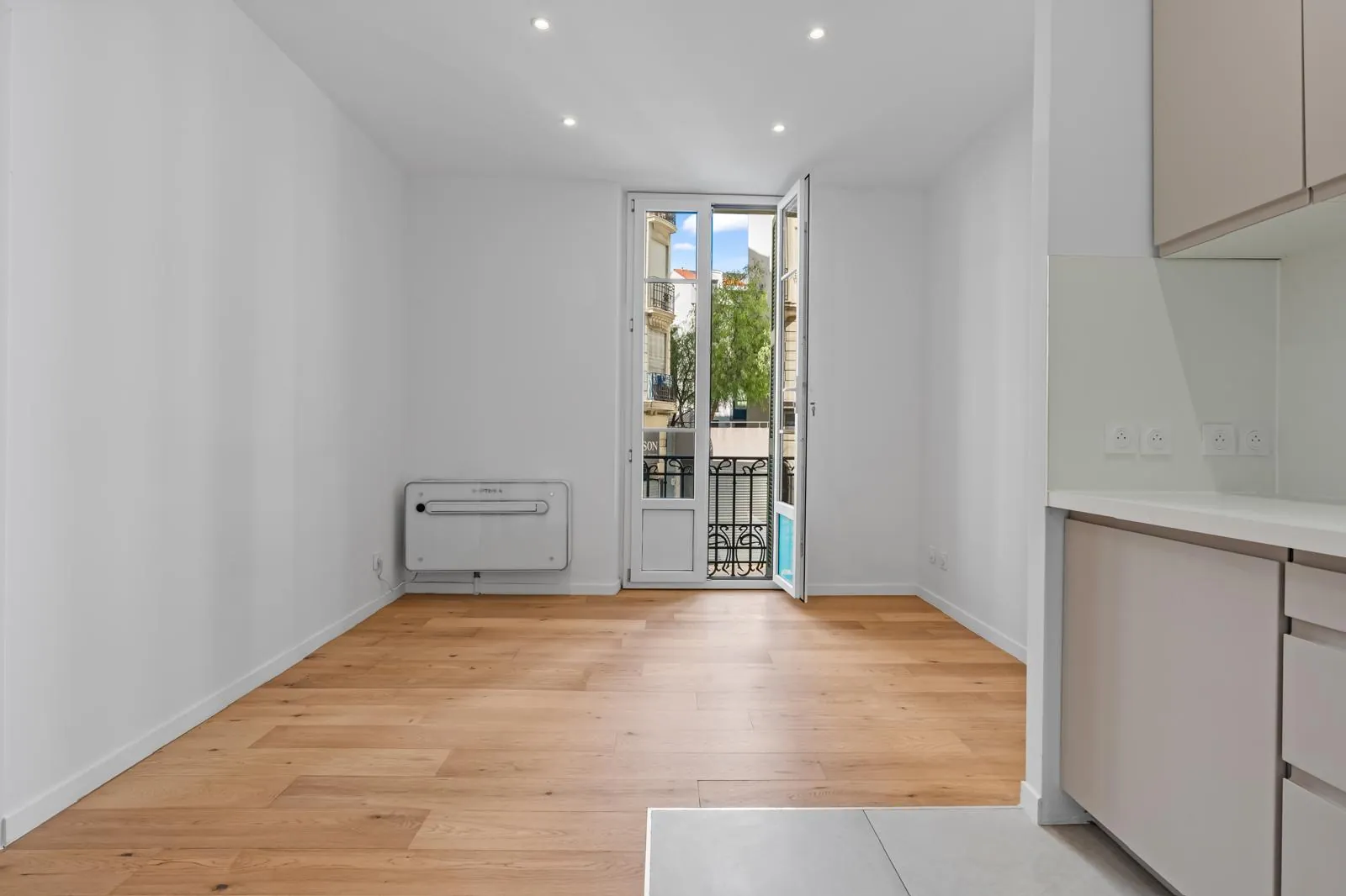 Appartement rénové de 2 pièces à Nice proche du marché de la Libération